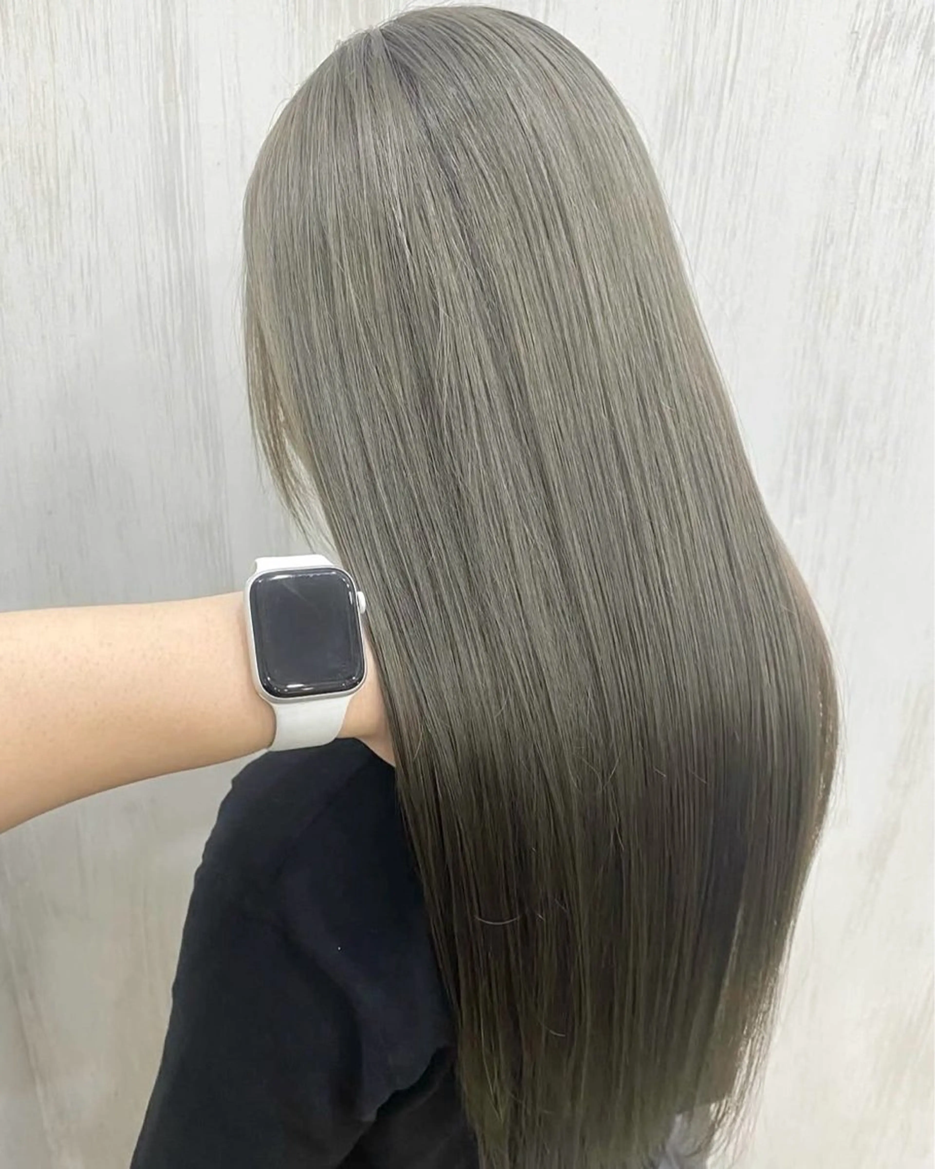 ロング カット ヘアカラー トリートメント ハイトーンカラー/ YUTAのヘアスタイル