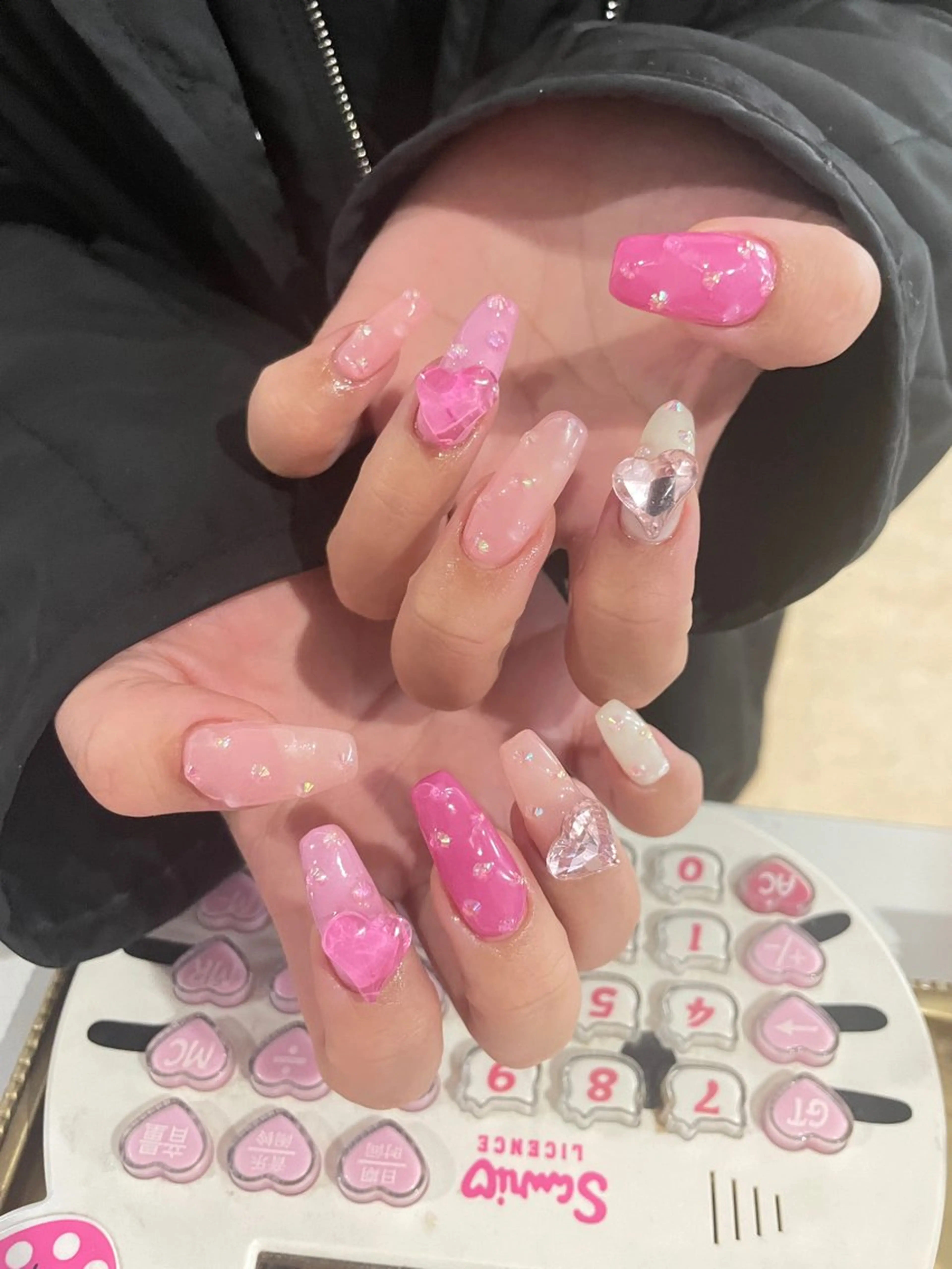 ネイル ハンドネイル AngelChris ビューティーサロンのネイルデザイン