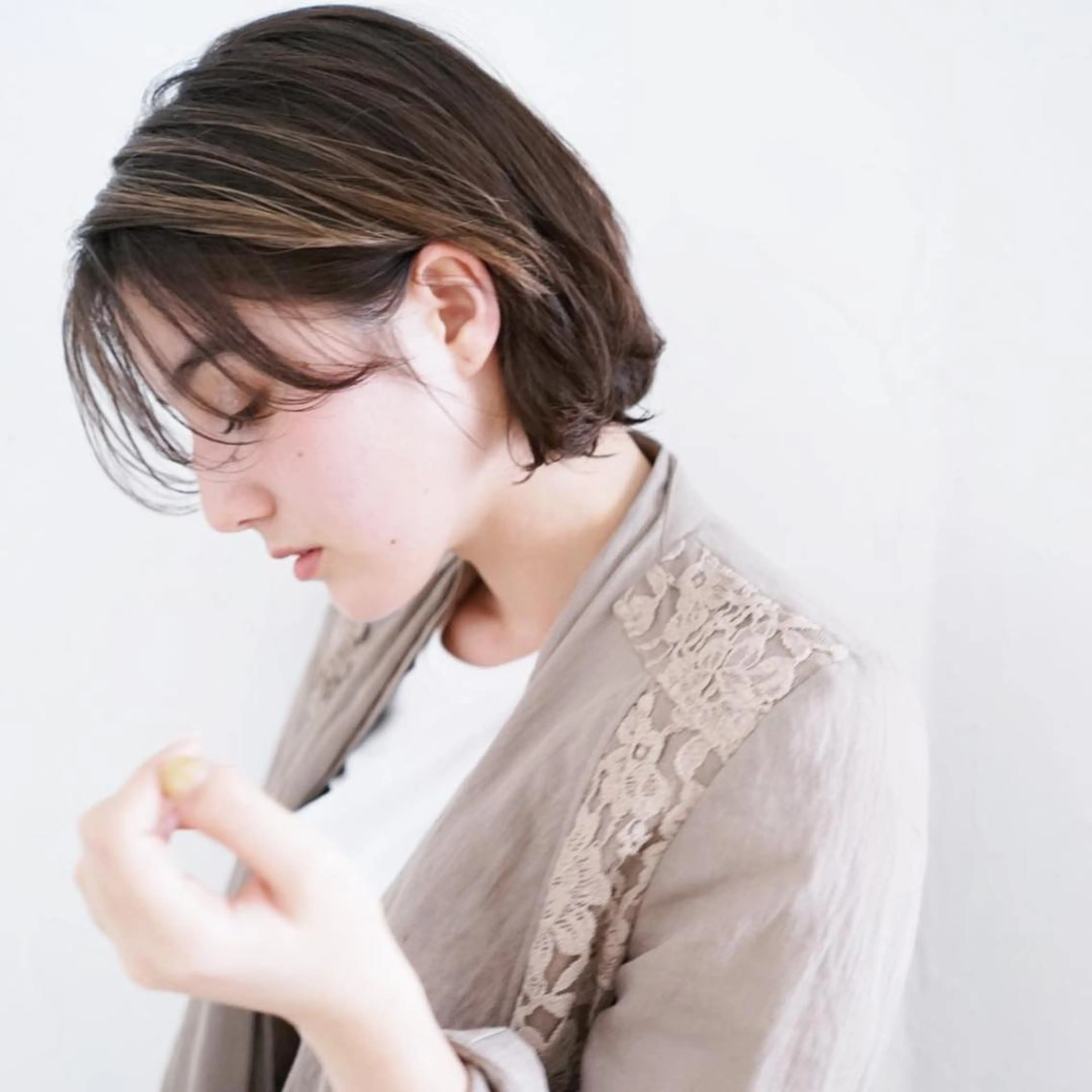 ミディアム カラー パーマ カット ショート、癖毛直し 縮毛矯正が得意のヘアスタイル