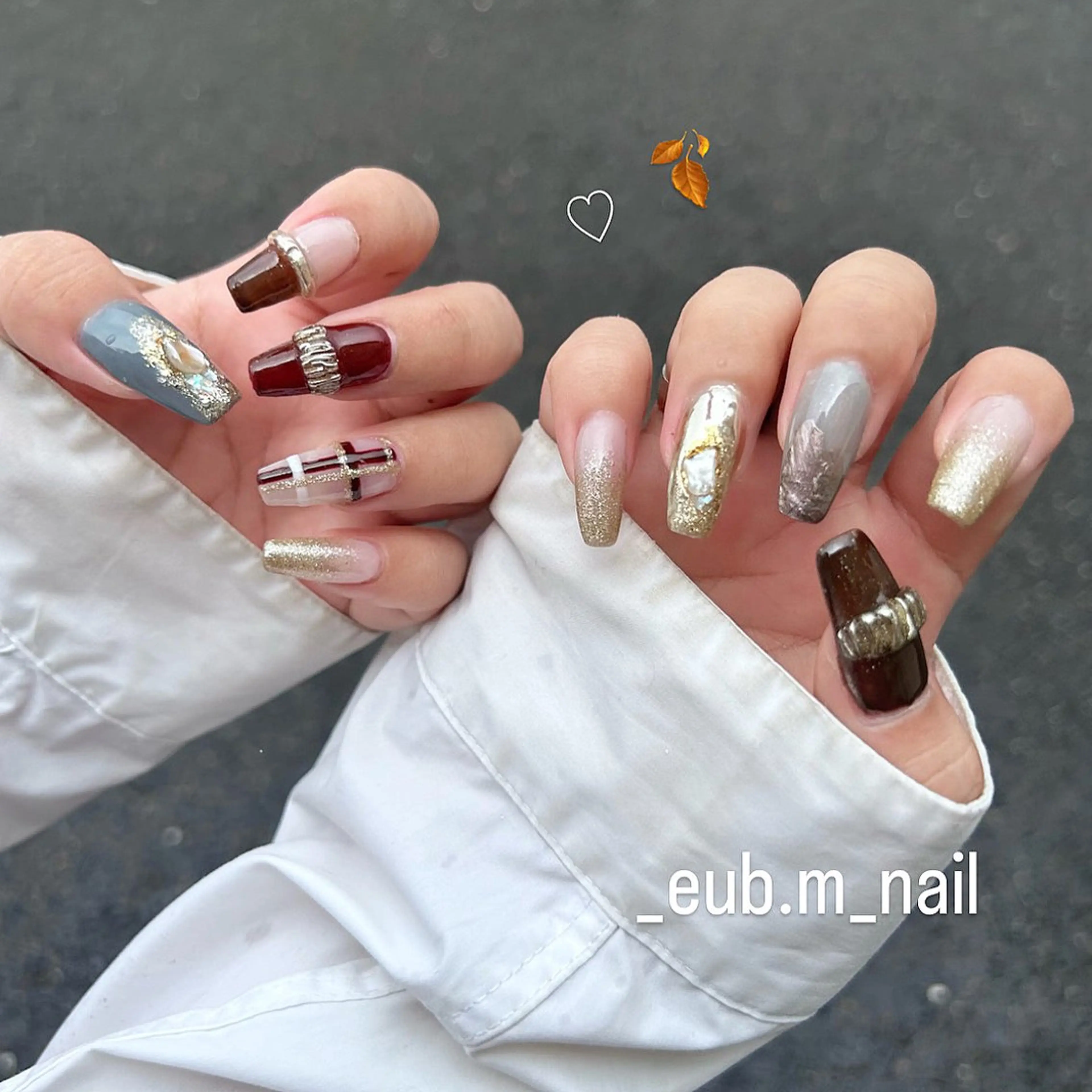 ネイル ボルドー ジェルネイル ゴールド グラデーション ラメ(グリッター) ハンドネイル 深夜ネイルサロン eub.m_nailのネイルデザイン