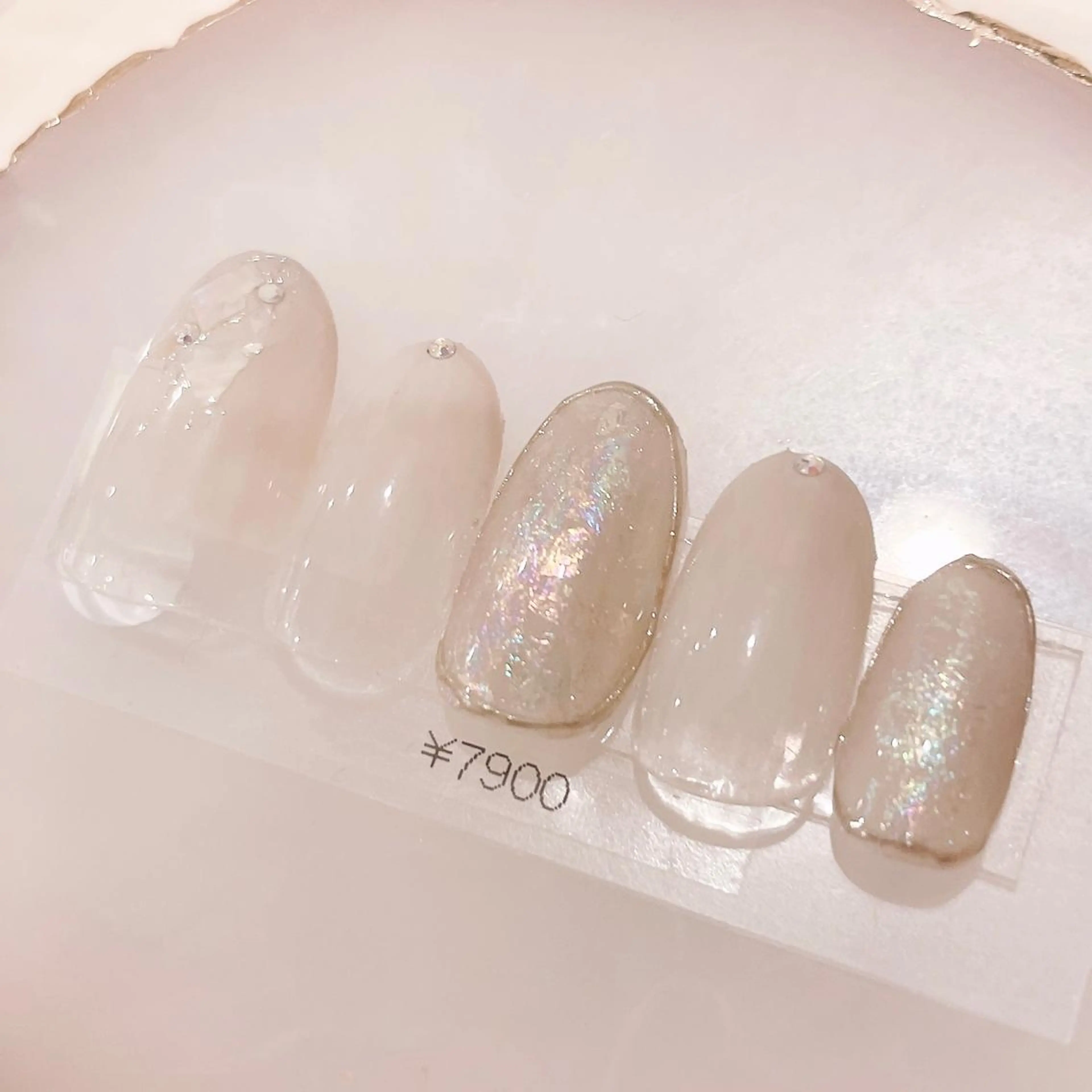 ネイル オーロラネイル ミラーネイル ハンドネイル CHIARA nailsのネイルデザイン