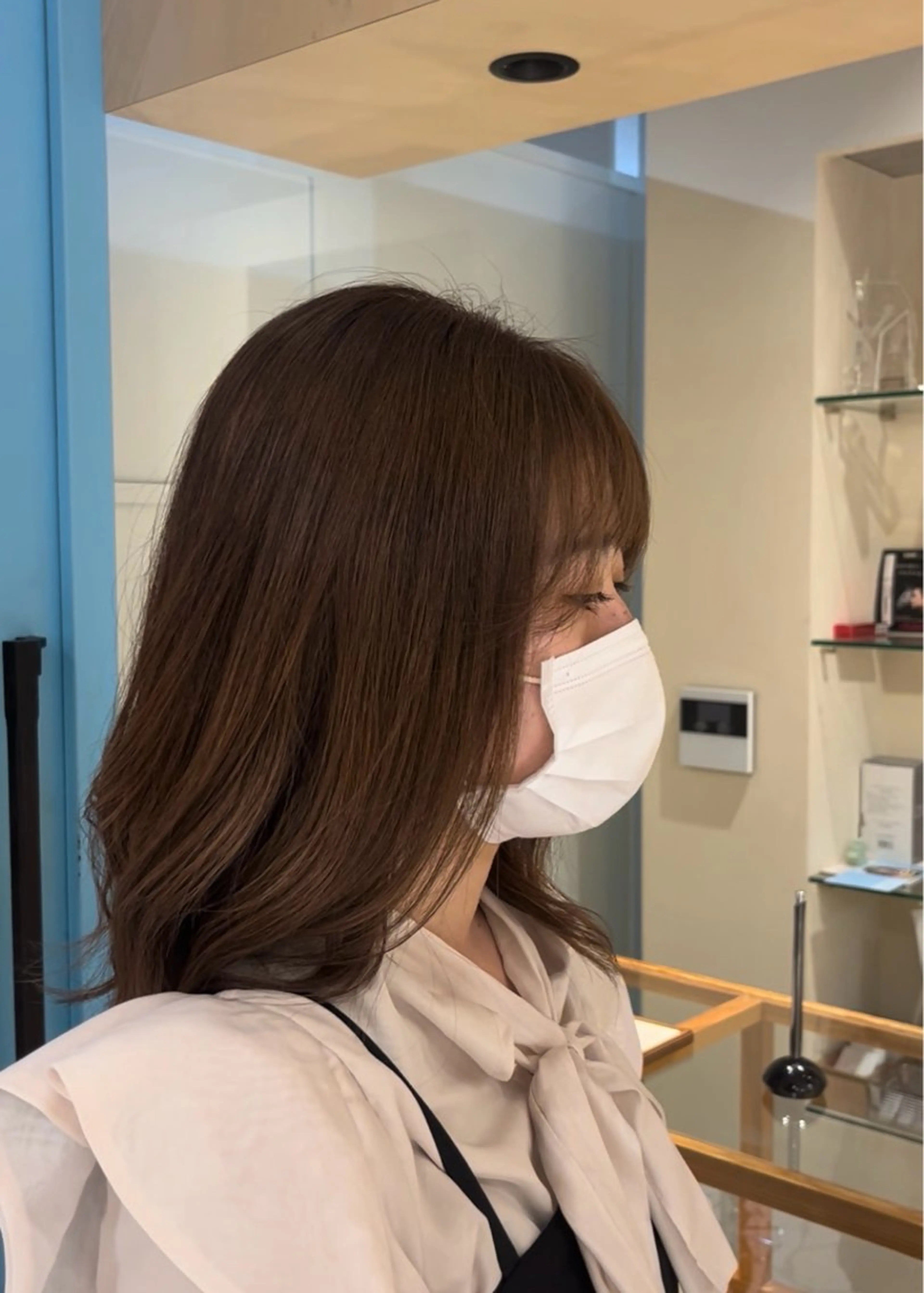 ミディアム ショートボブ ミディアムパーマ アッシュ ボブ 顔周りカット 山口 陸のヘアスタイル