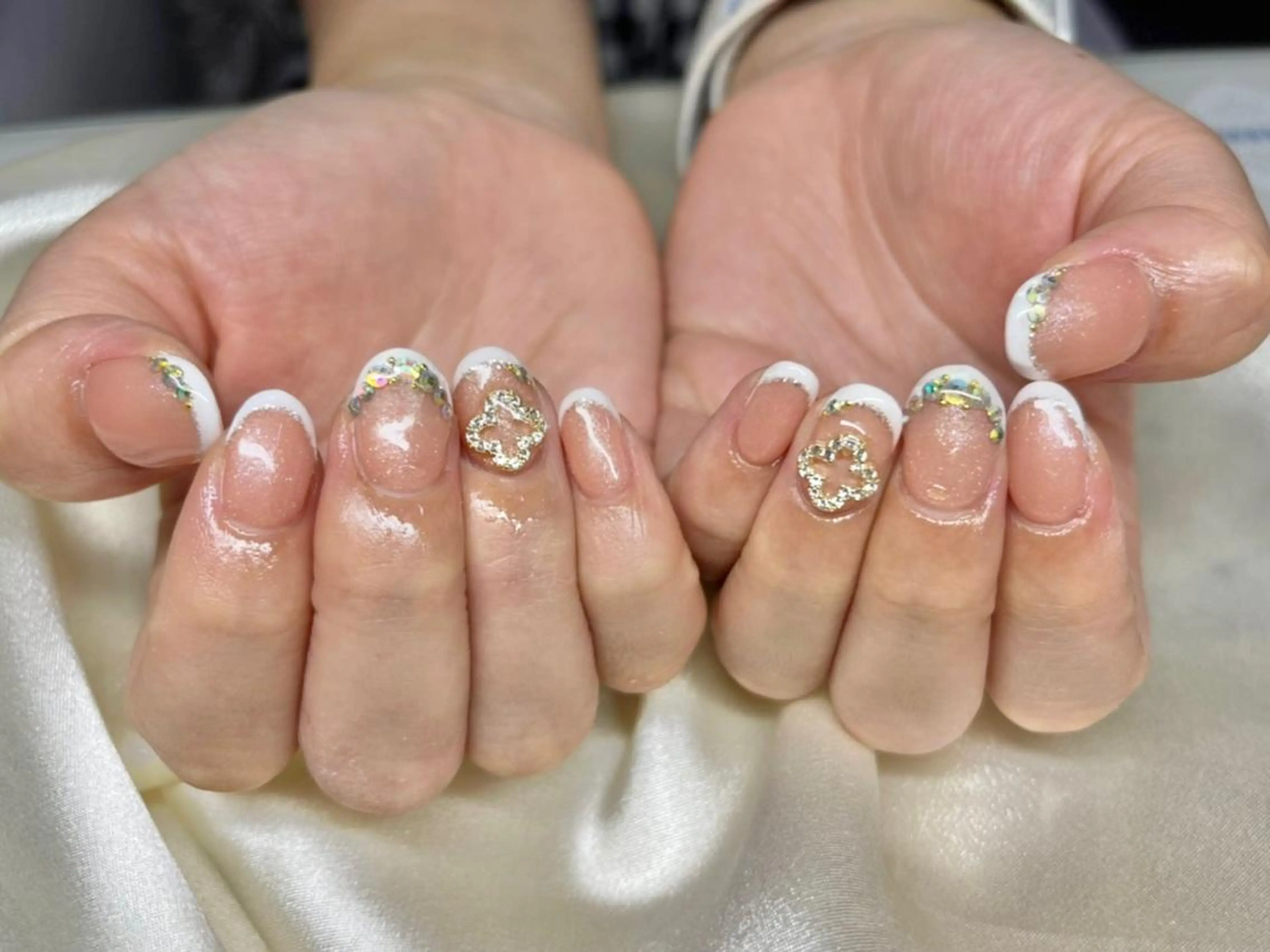 ネイル マツエク・マツパ アイブロウ 韓国風マツエク パリジェンヌラッシュリフト まつげパーマ ワンホンマツエク 長さ出し ハンドネイル Nail&eye Belire 新宿のネイルデザイン