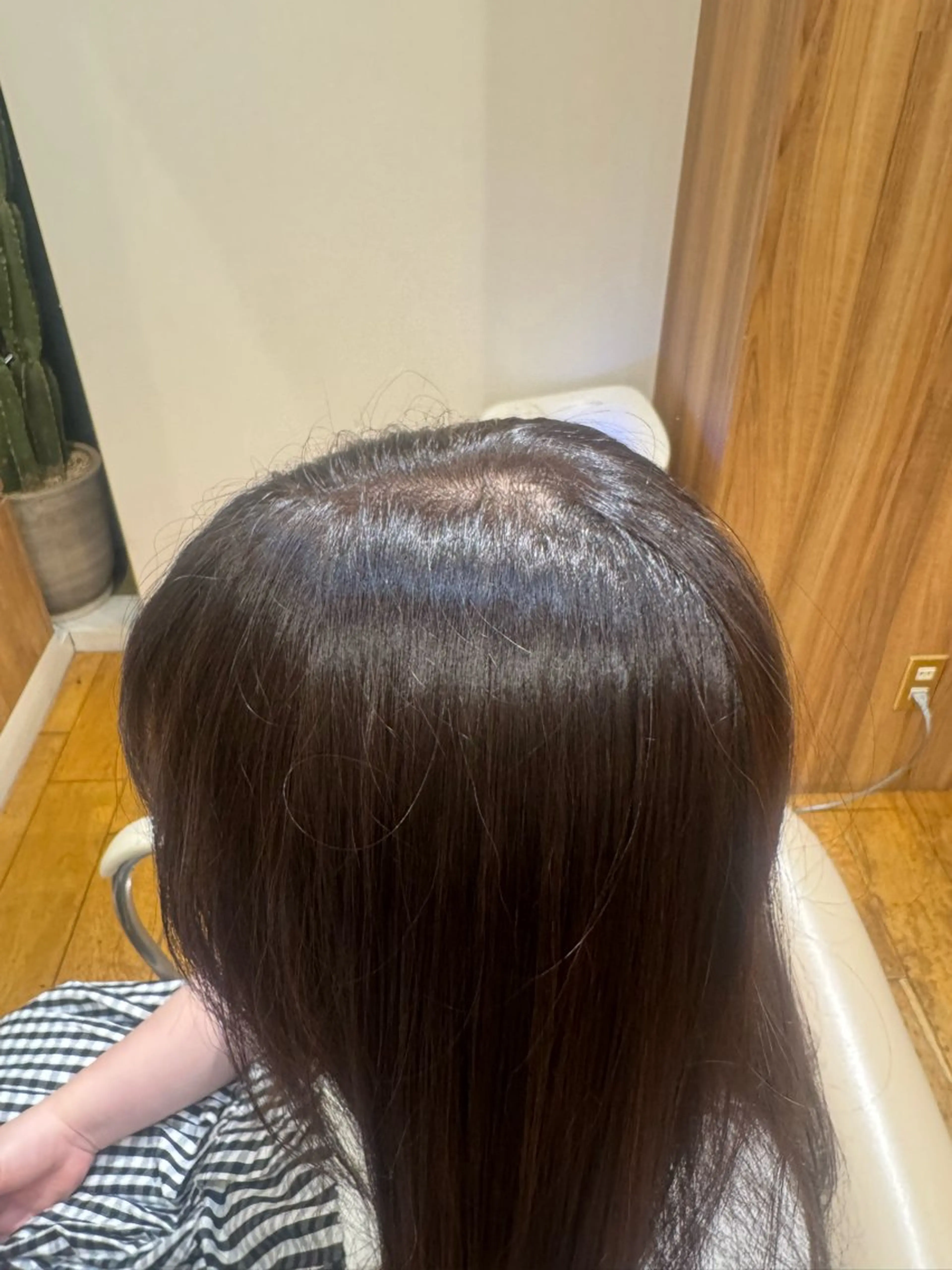 カラー 岡本 実來のヘアスタイル