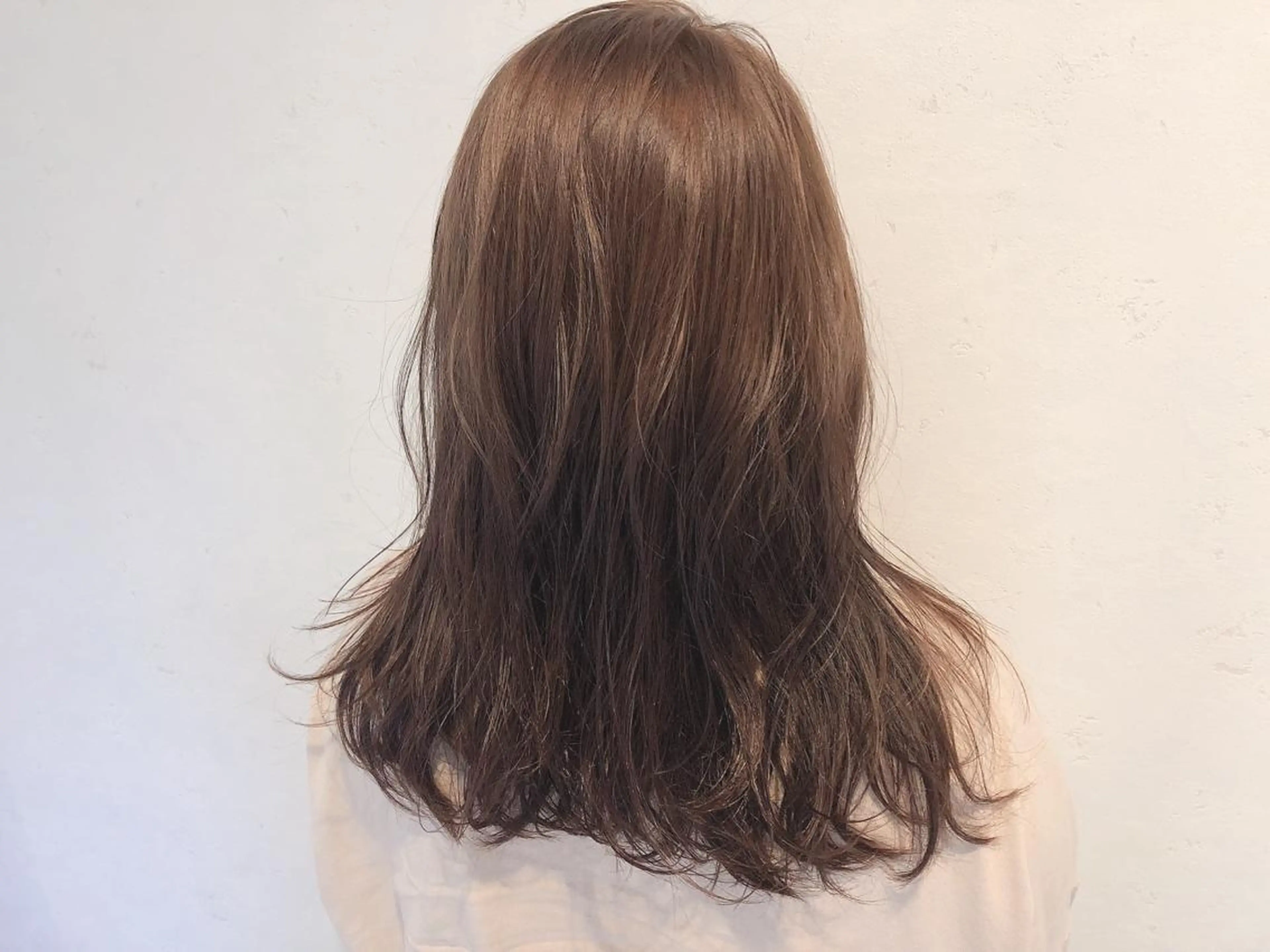 セミロング カラー 伊藤 さやかのヘアスタイル