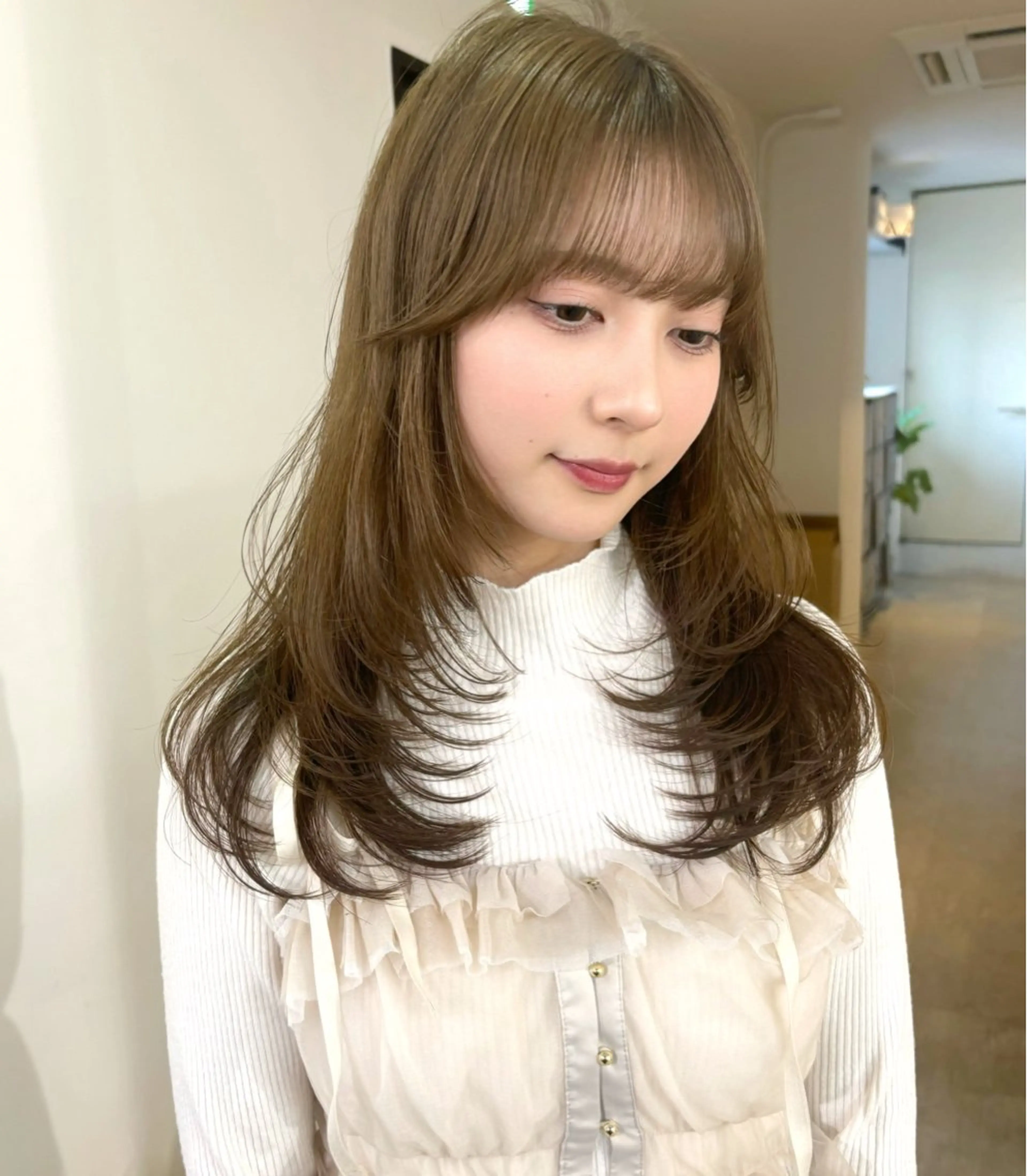 ロング カラー 伸ばしかけ レイヤーカット mizuki/ピンク ベージュ.レイヤーのヘアスタイル