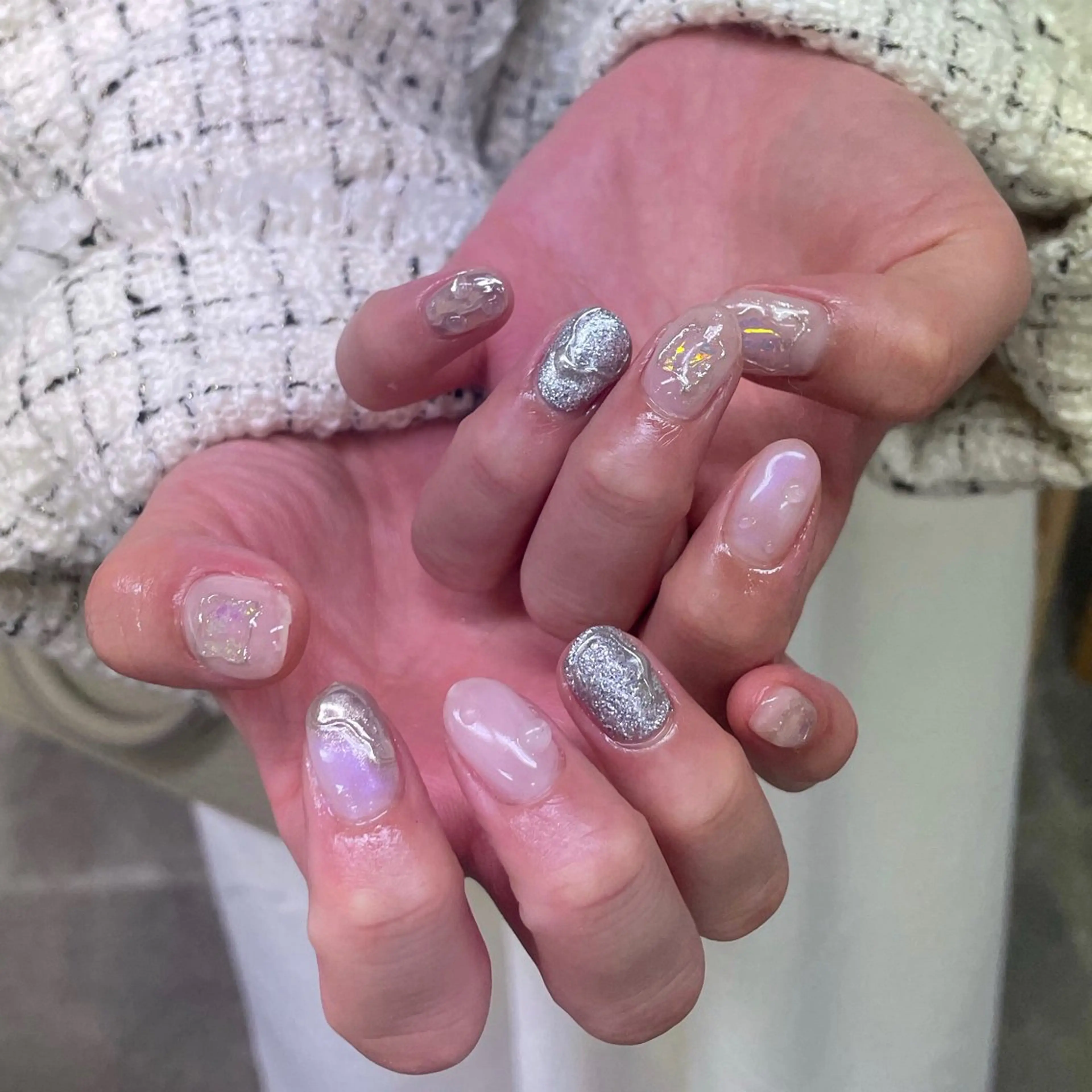 ネイル アートネイル べっ甲ネイル ジェルネイル グリーン キラキラネイル nailstudio eviz新宿店のネイルデザイン