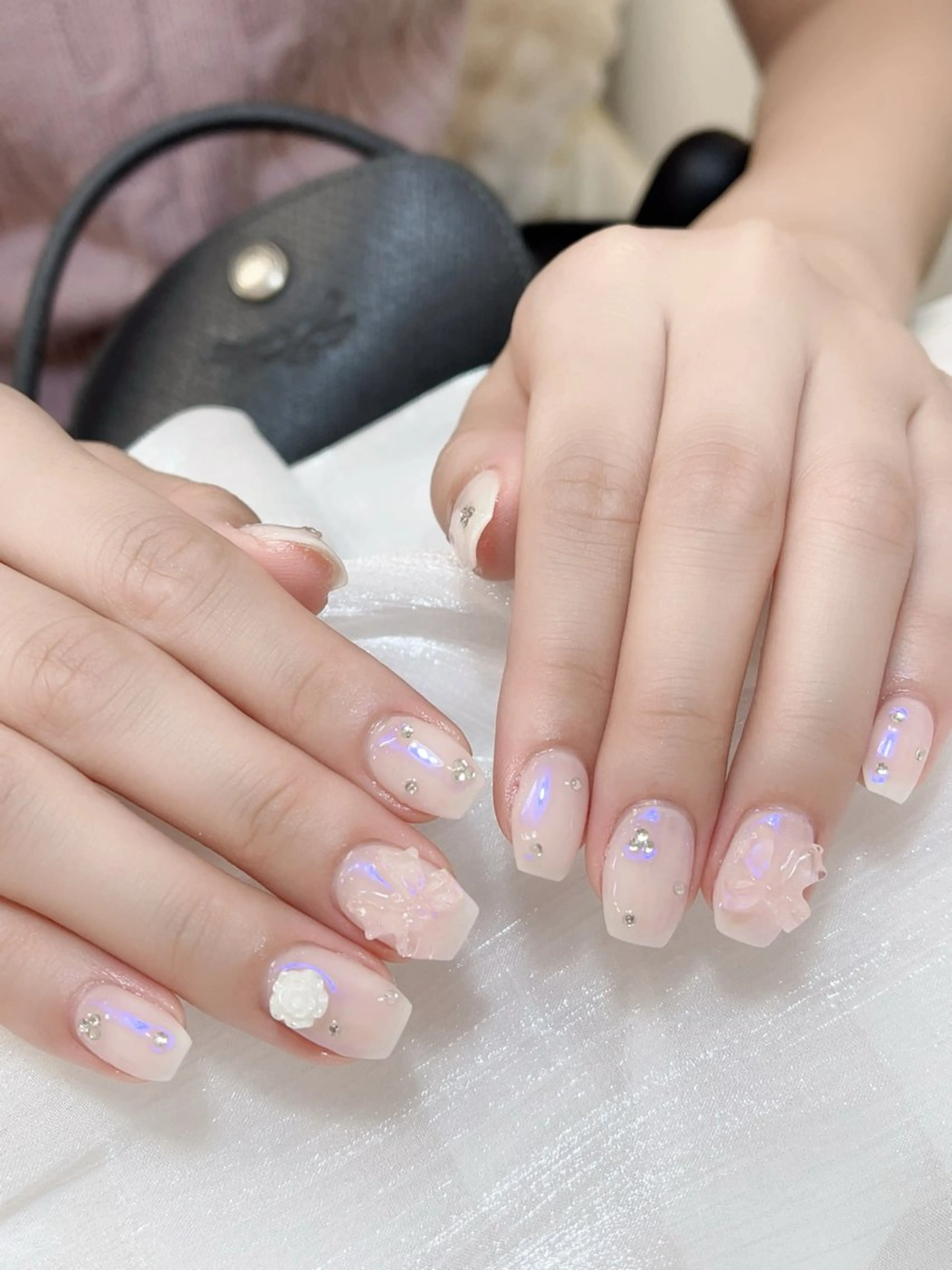 ネイル チークネイル フレンチネイル グラデーション キラキラネイル 韓国ネイル ハンドネイル DUO   MI nail salonのネイルデザイン