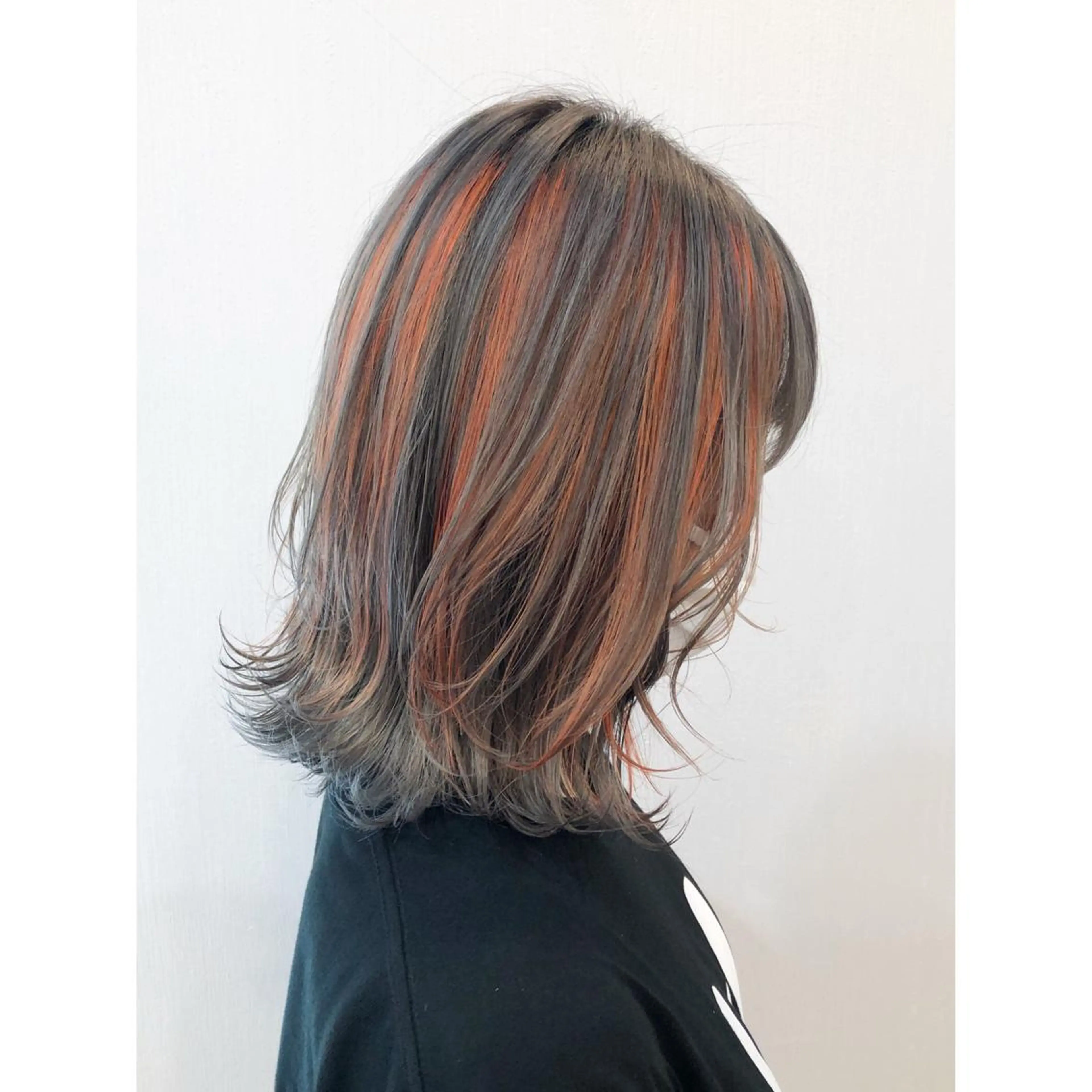 ミディアム カラー ブリーチ オレンジ 推しカラー✨ オタク美容師ユウカのヘアスタイル