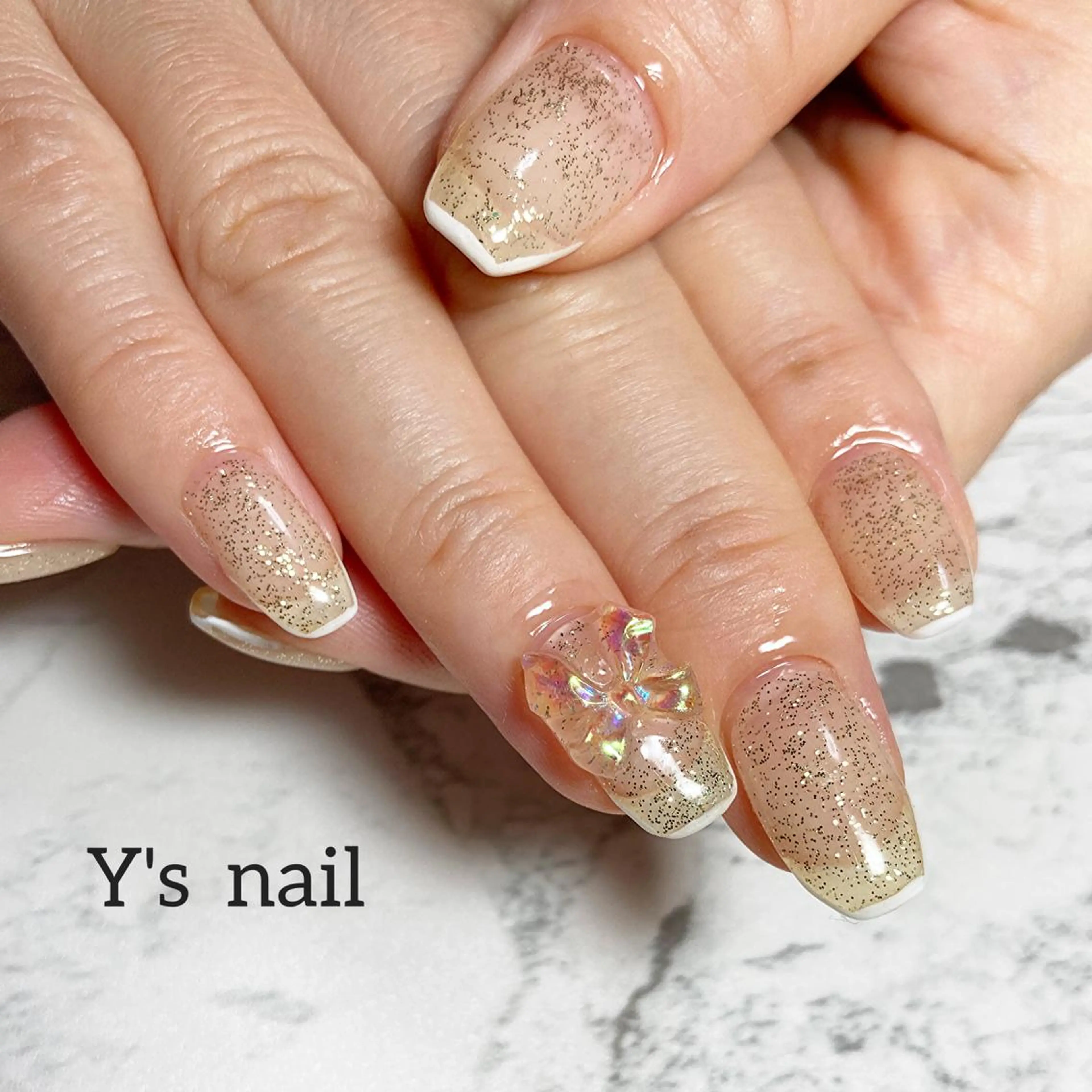 ネイル キラキラネイル 韓国ネイル 手書きが得意🖌️ Y’s  nailのネイルデザイン