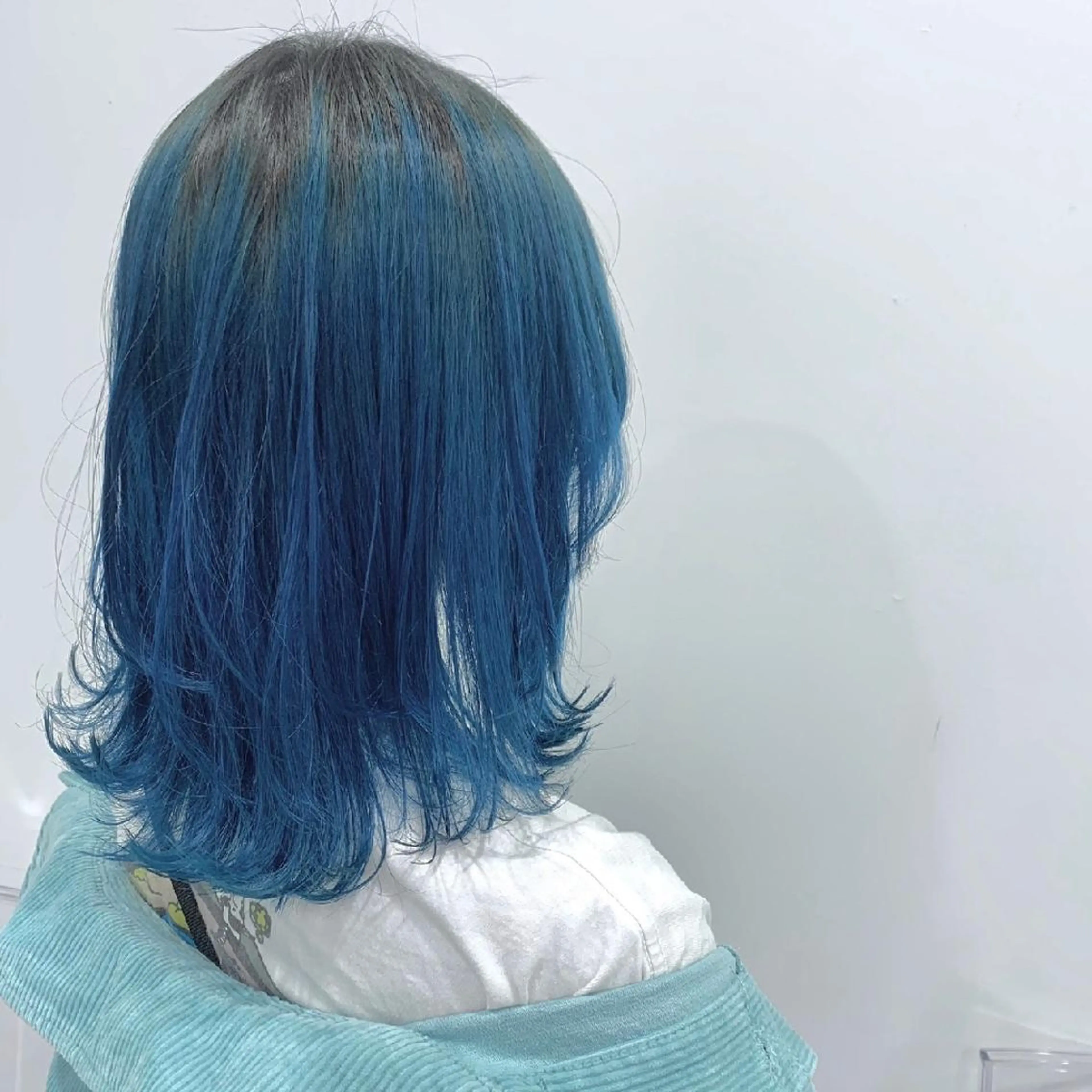 セミロング カラー 🤍💕ブリーチカラ ーAyaka💕🤍のヘアスタイル