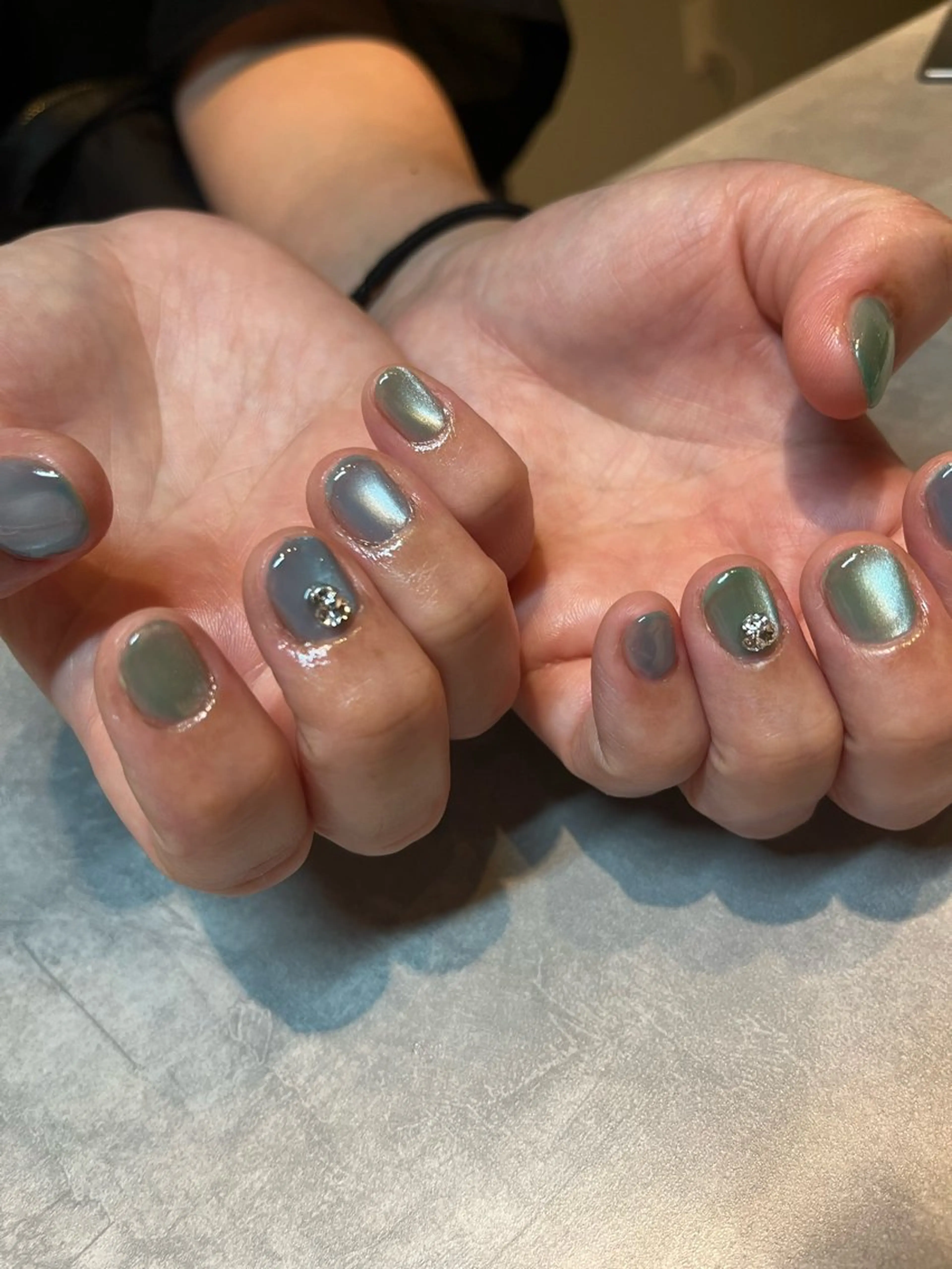 ネイル マグネットネイル マグネットワンカラー ワンカラーネイル ハンドネイル Oto_ megのネイルデザイン