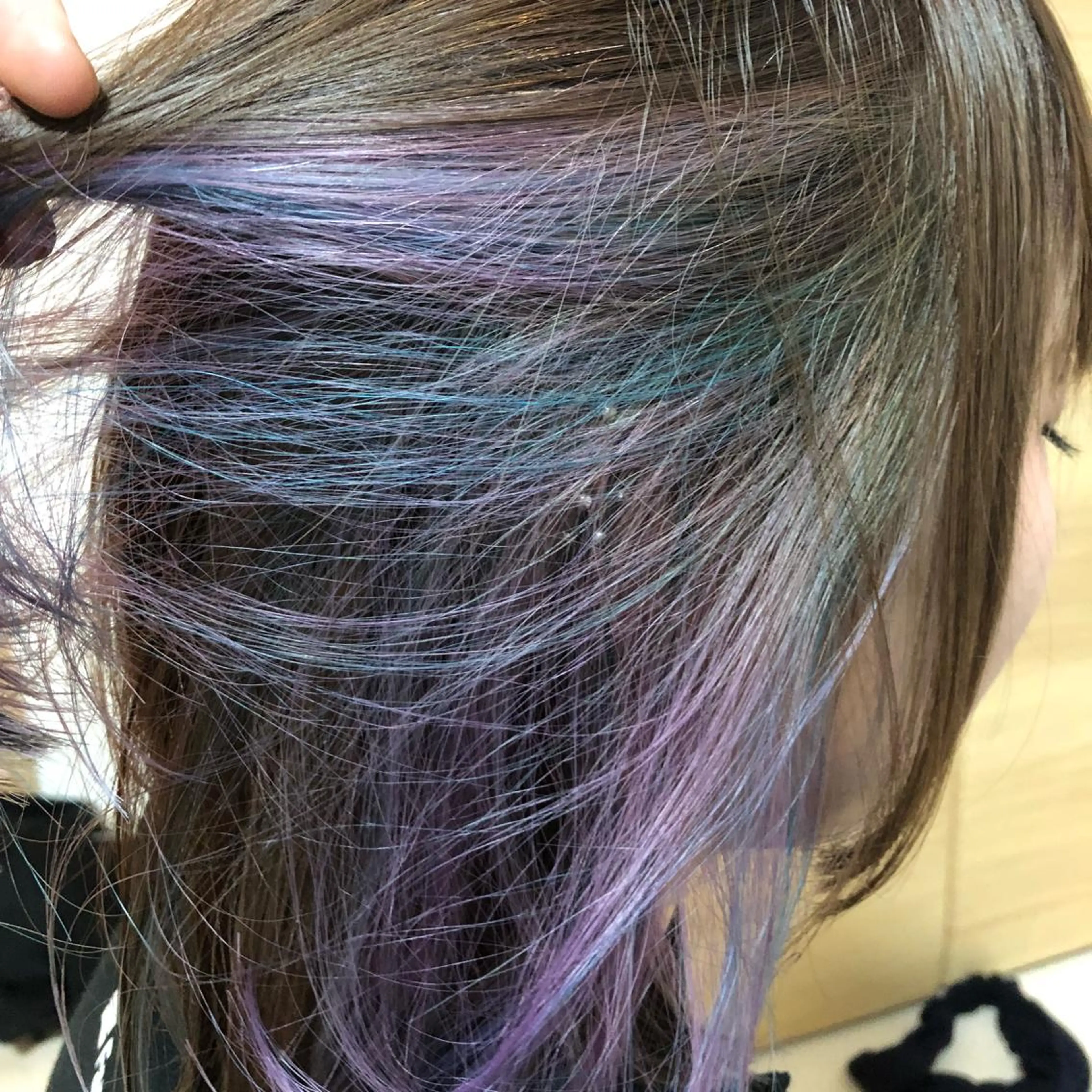 ミディアム カラー 伊東 彩花のヘアスタイル