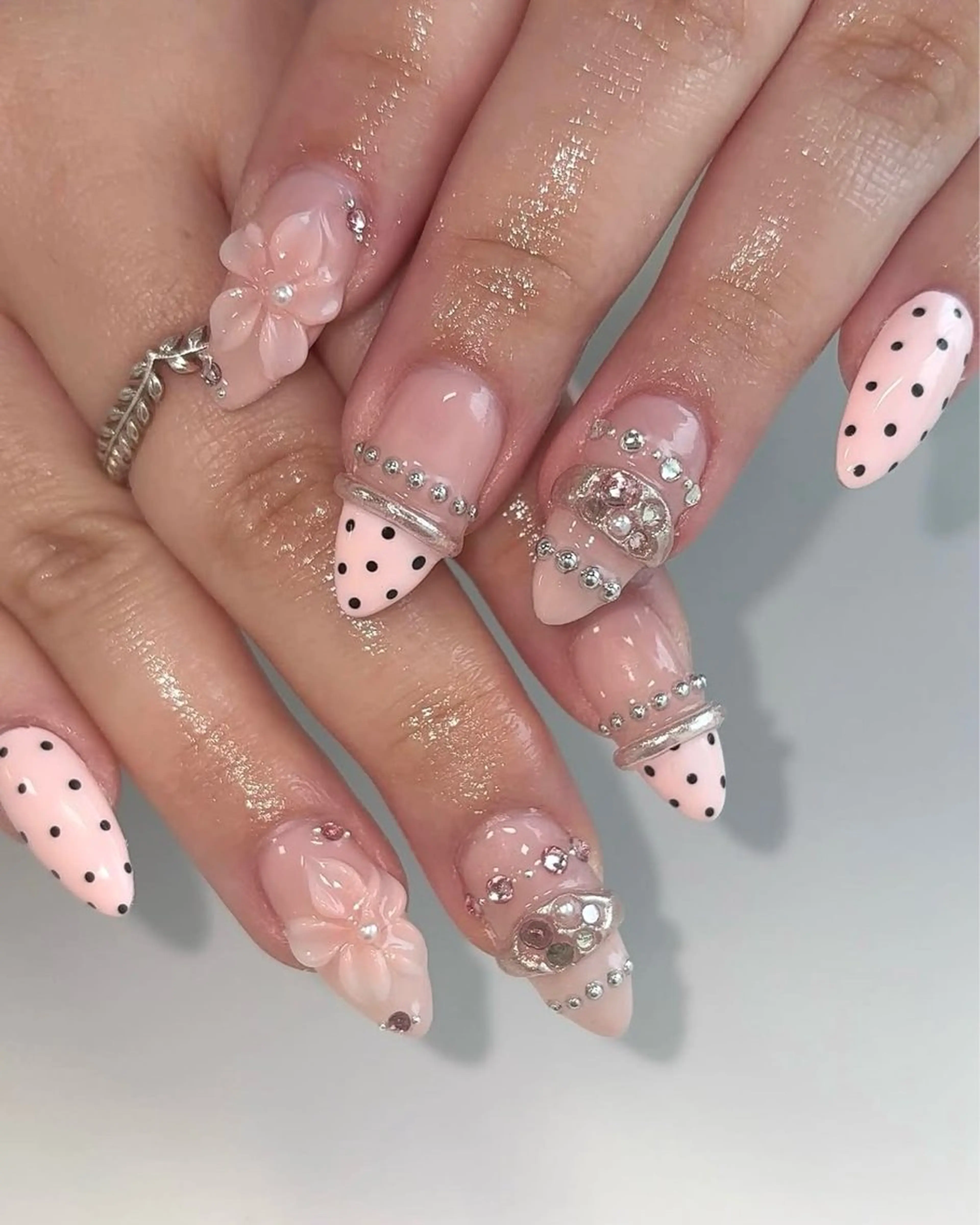 ネイル アートネイル フレンチネイル ジェルネイル マグネットネイル 持ち込み ハンドネイル Ribbonnail salonのネイルデザイン