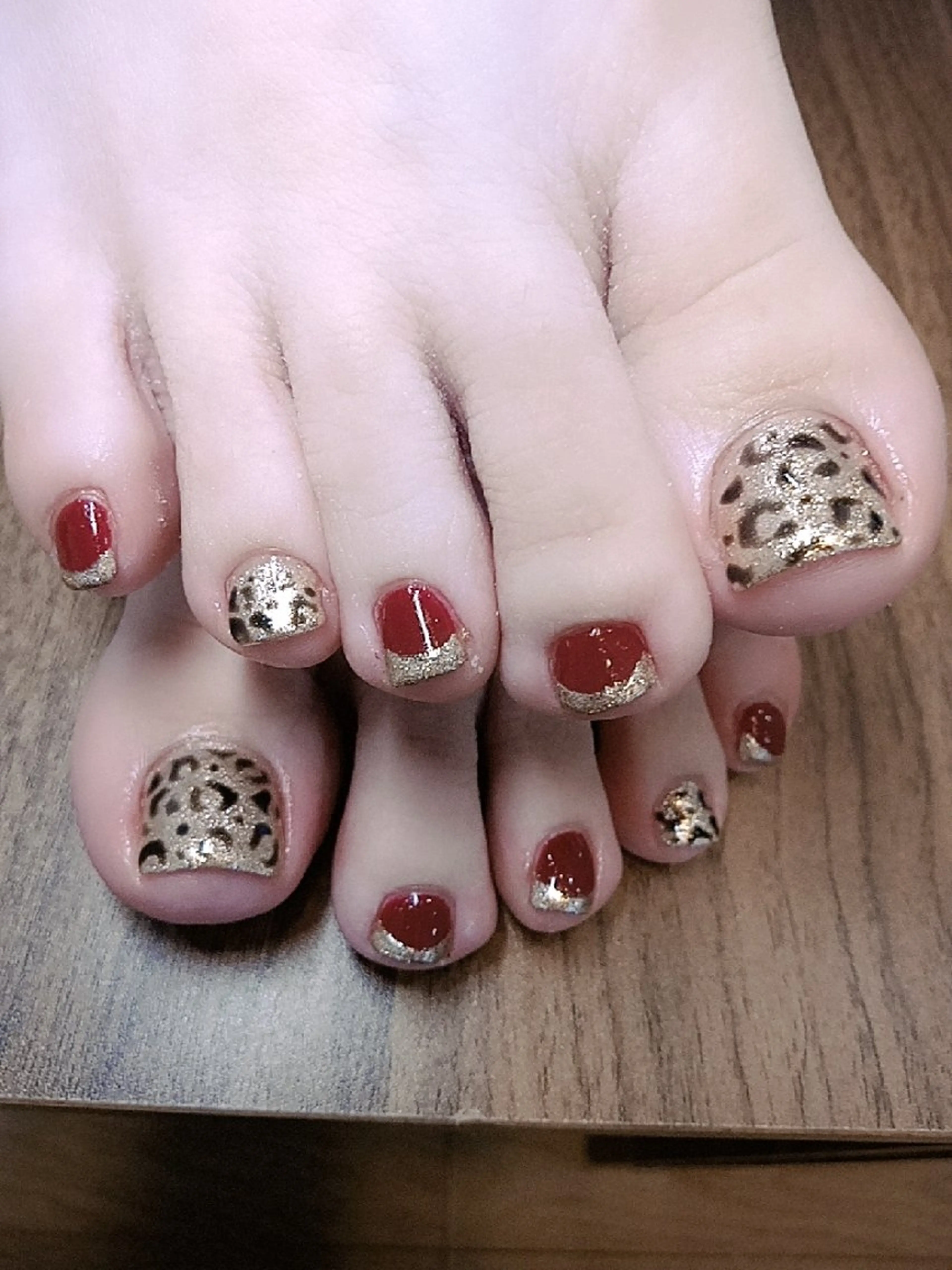 ネイル アニマル柄 ボルドー フットネイル フレンチネイル ジェルネイル フットケアルーム ~KaPilina~のネイルデザイン