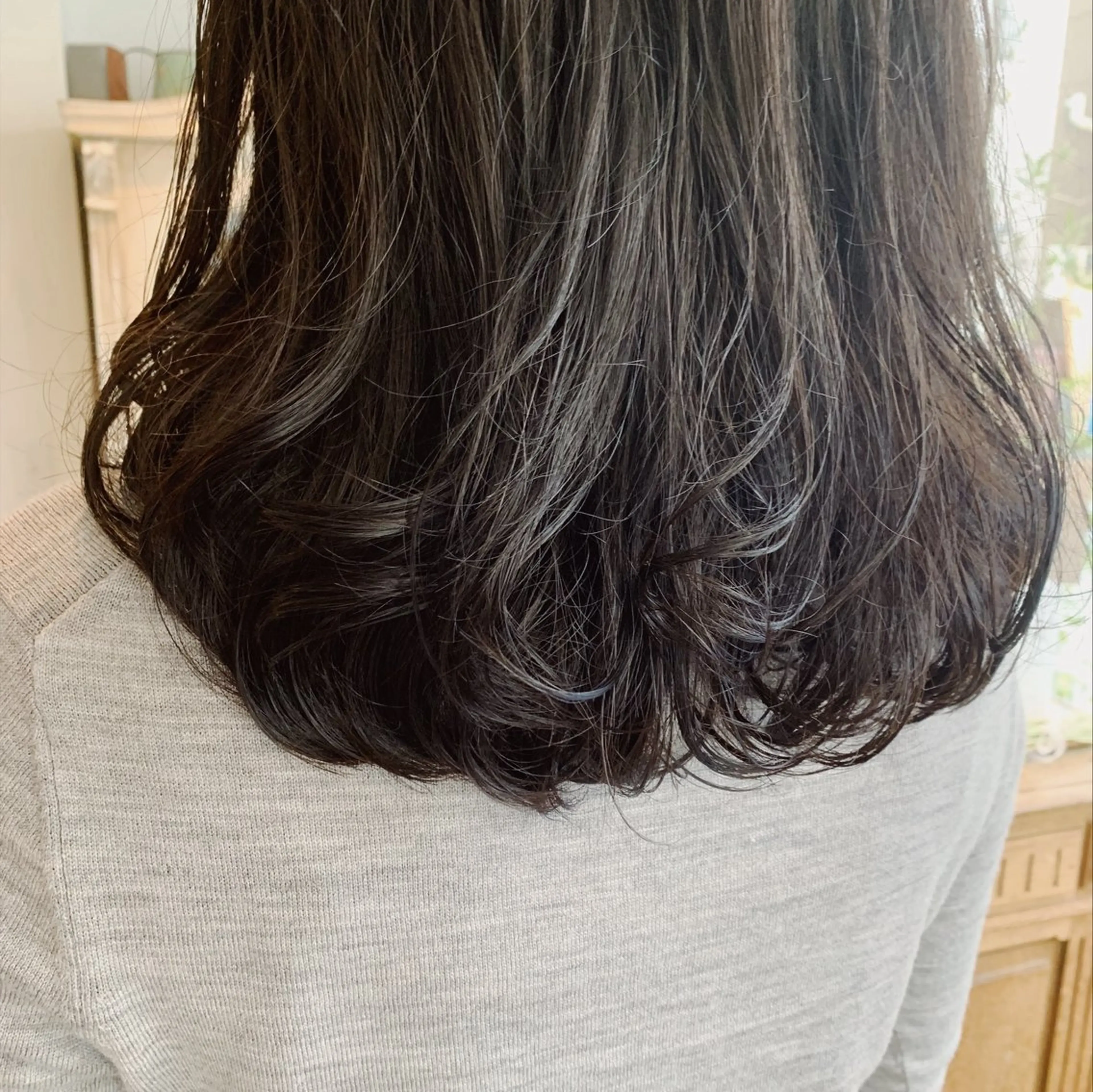 ミディアム 縮毛矯正、髪質改善 肘以上無料のヘアスタイル