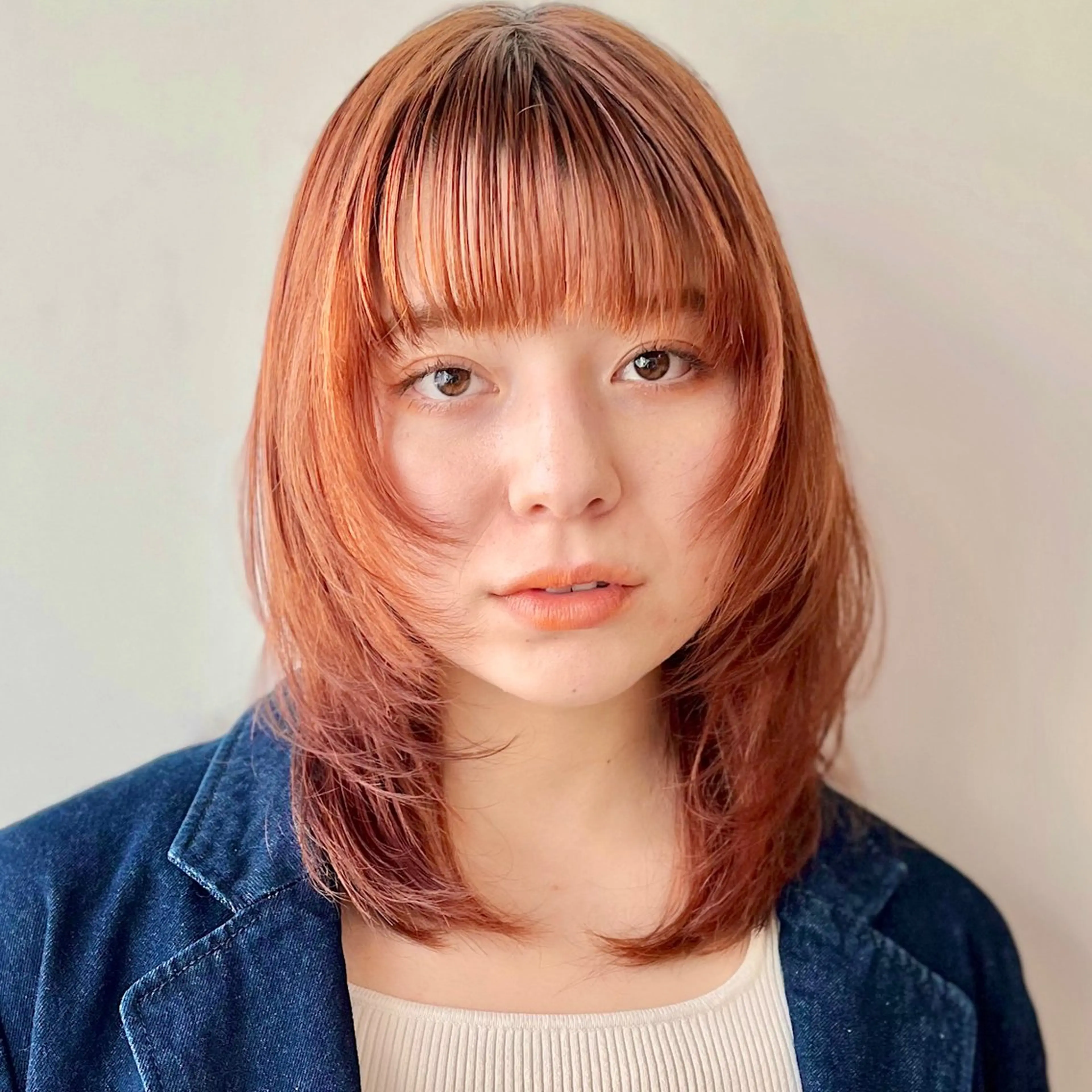 ミディアム カラー オレンジ レイヤーカット ウルフカット ウルフレイヤー カット ヘアカラー あやめ【顔まわり/レ イヤー/柔らかカラ】のヘアスタイル