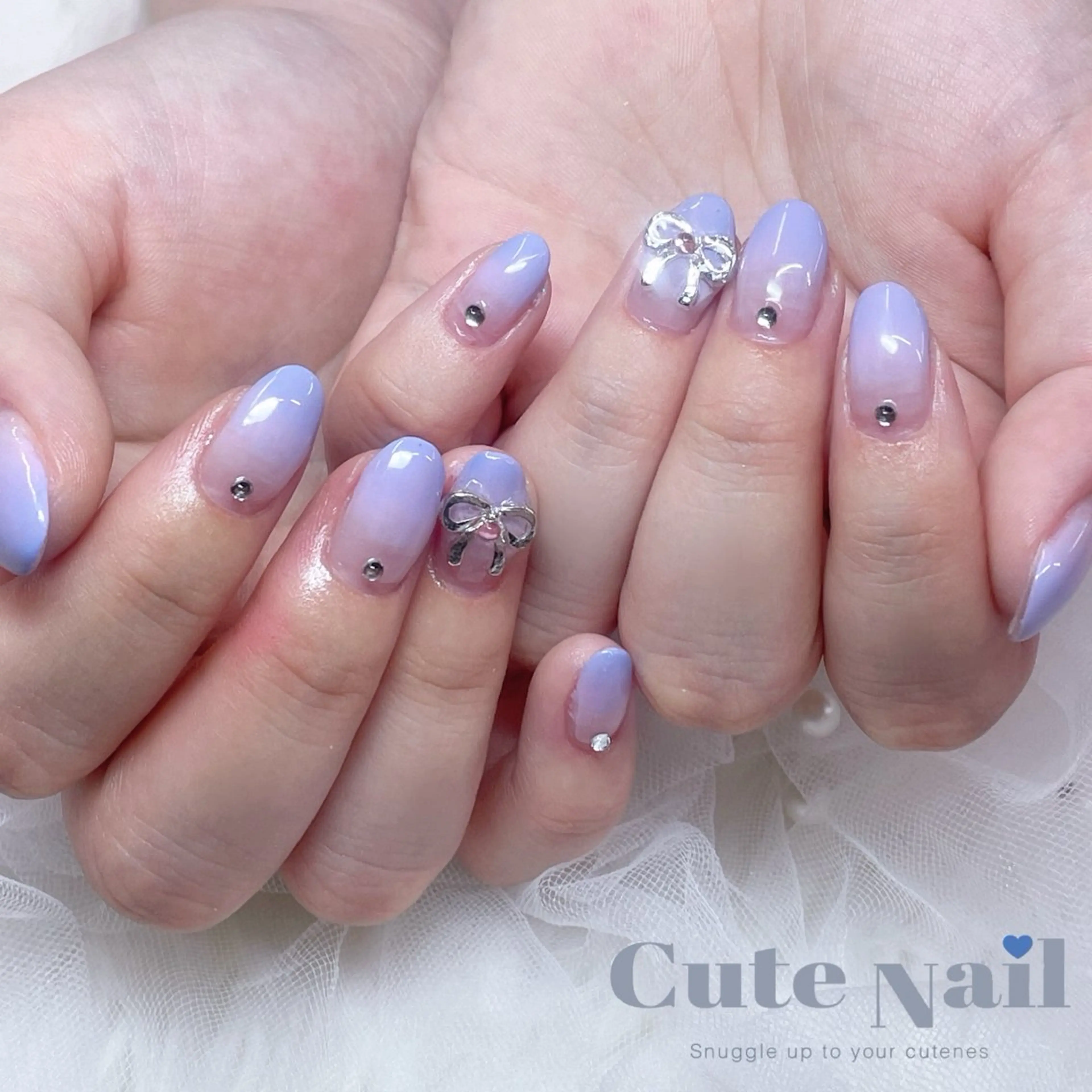 ネイル ️🫧もこ 艶感ネイル🫧のネイルデザイン