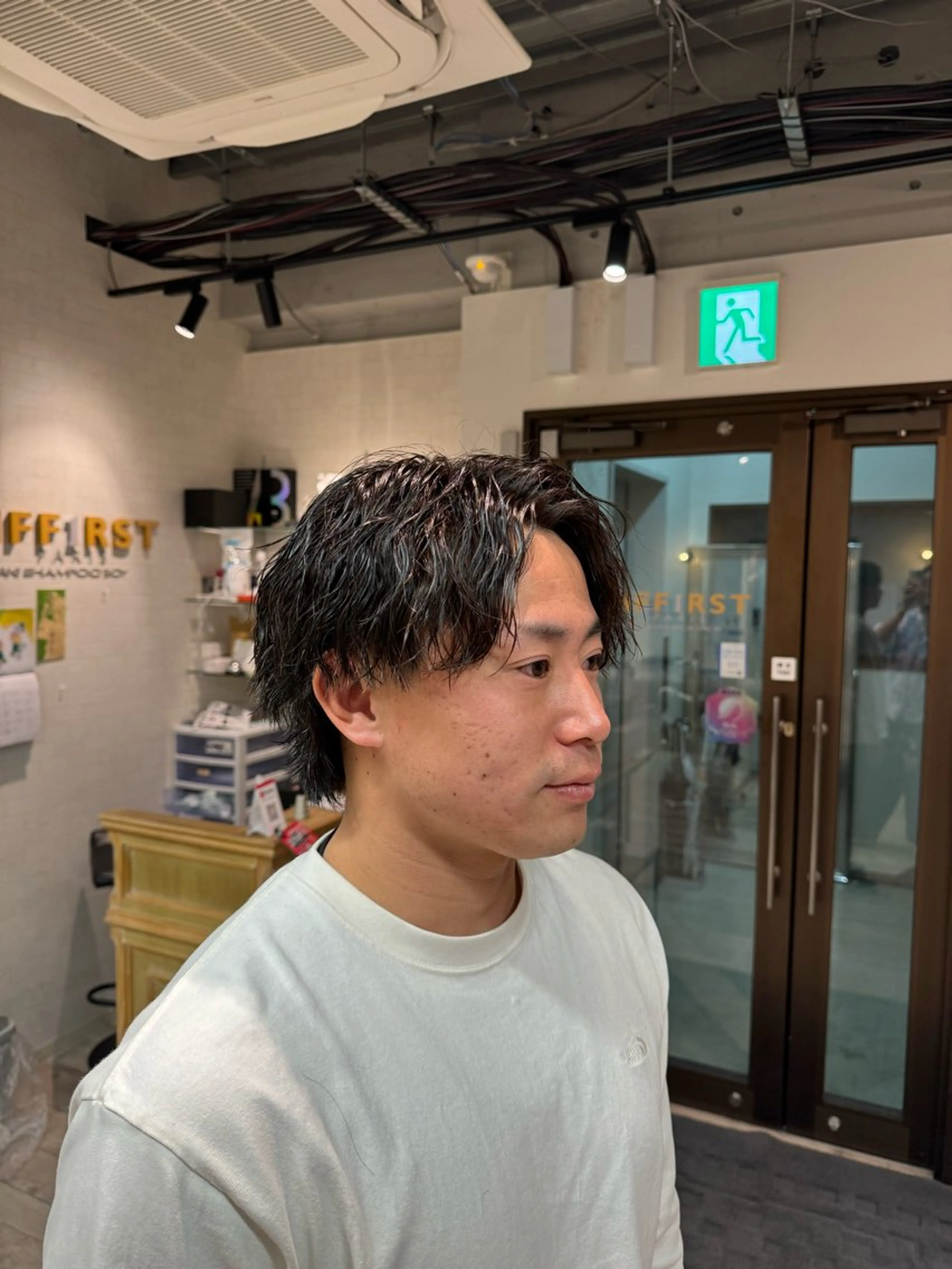 メンズ マッシュウルフ マッシュ メンズパーマ 波巻きパーマ メンズウルフカット 林 龍誠のヘアスタイル