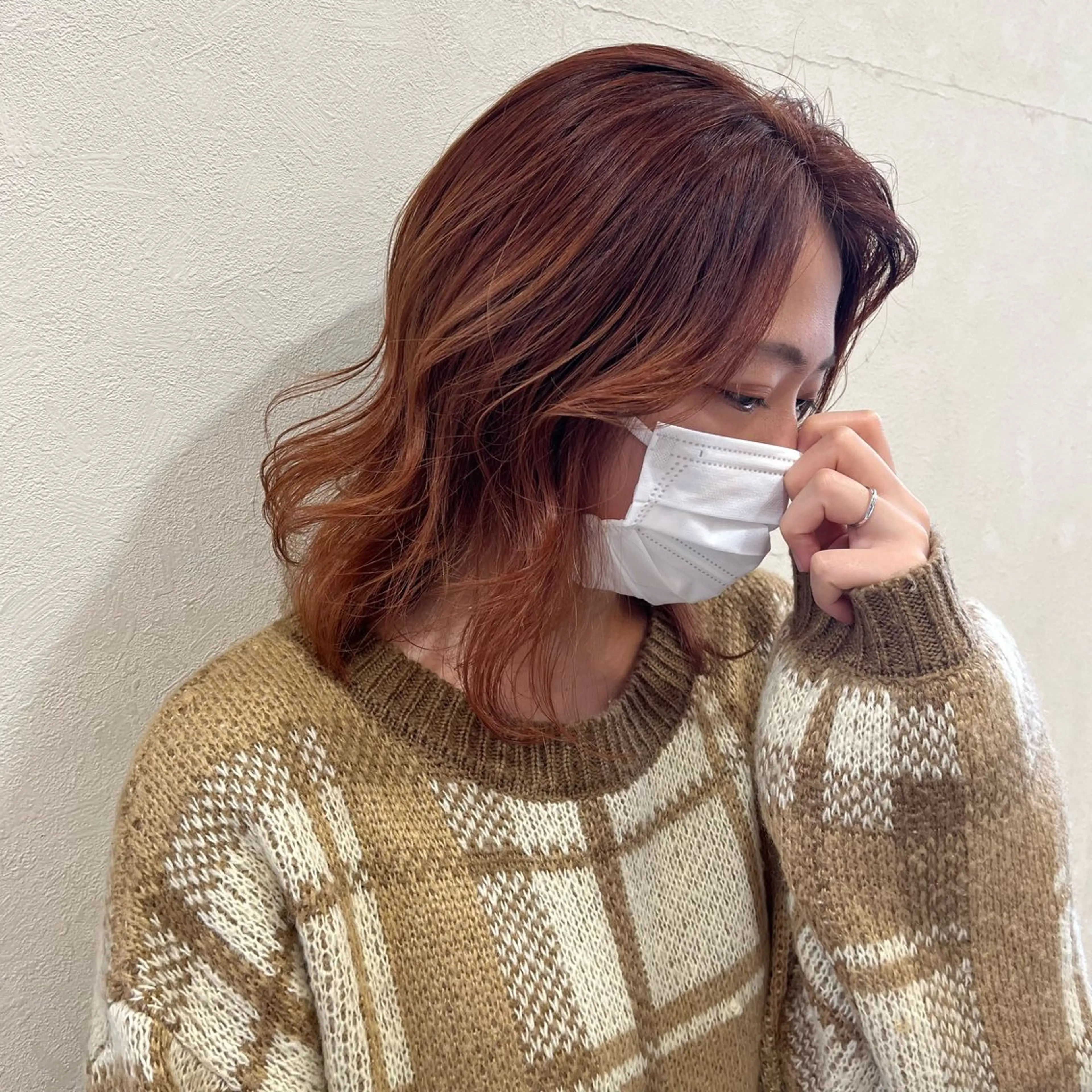 ミディアム カラー 佐藤 瑚碧のヘアスタイル