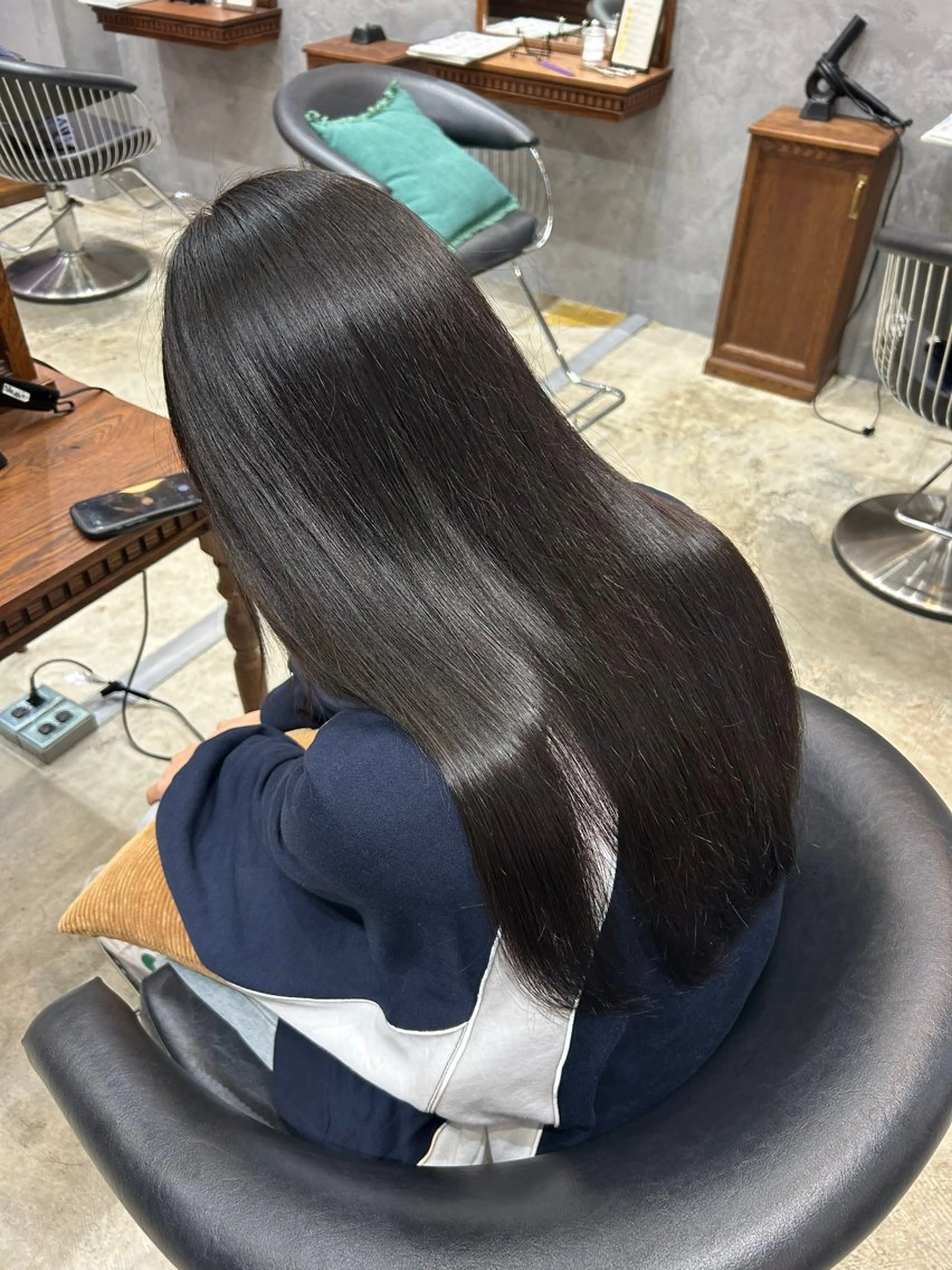 ロング 縮毛矯正 竹川菜海 レイヤーカットのヘアスタイル