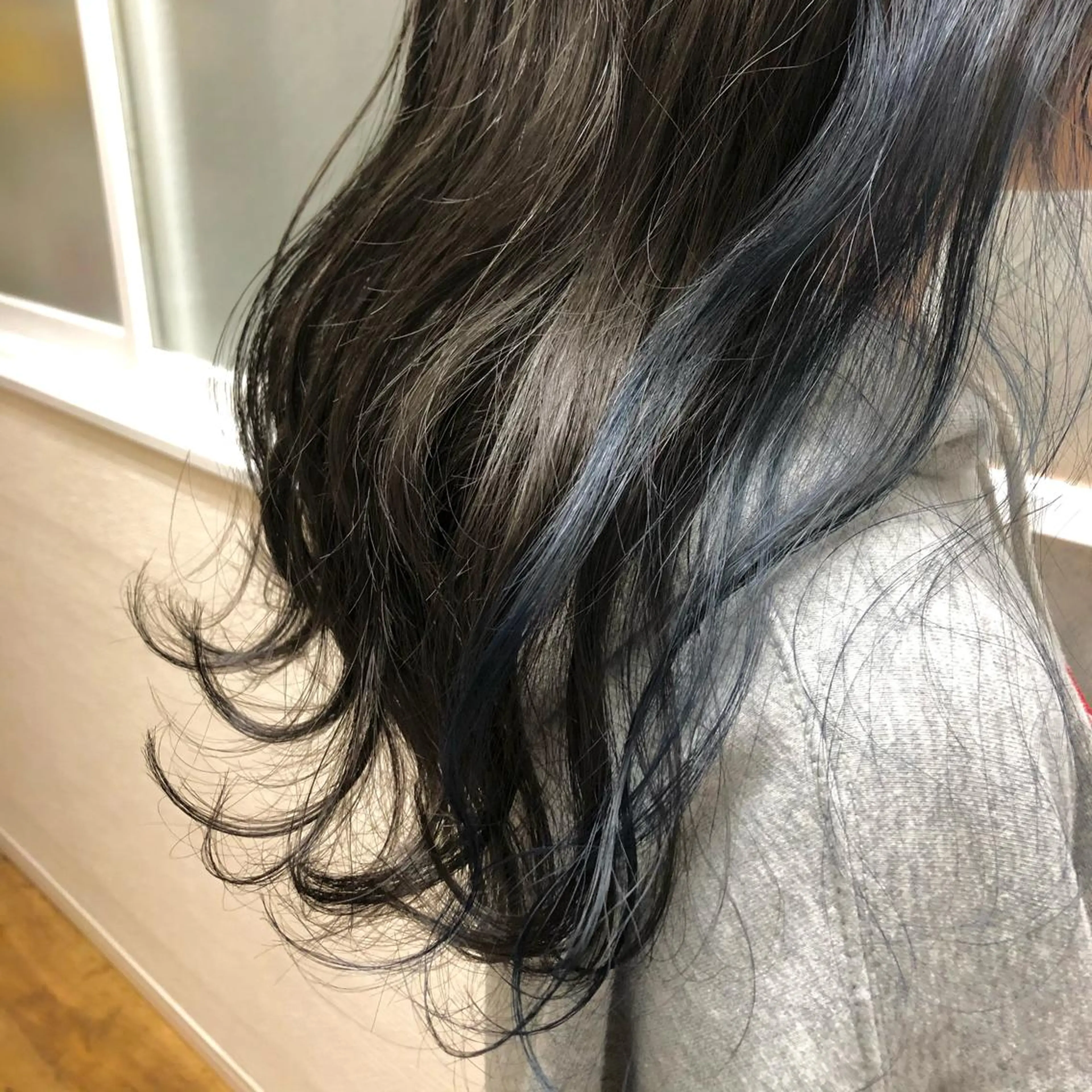 ロング カラー 堀谷 彩花のヘアスタイル