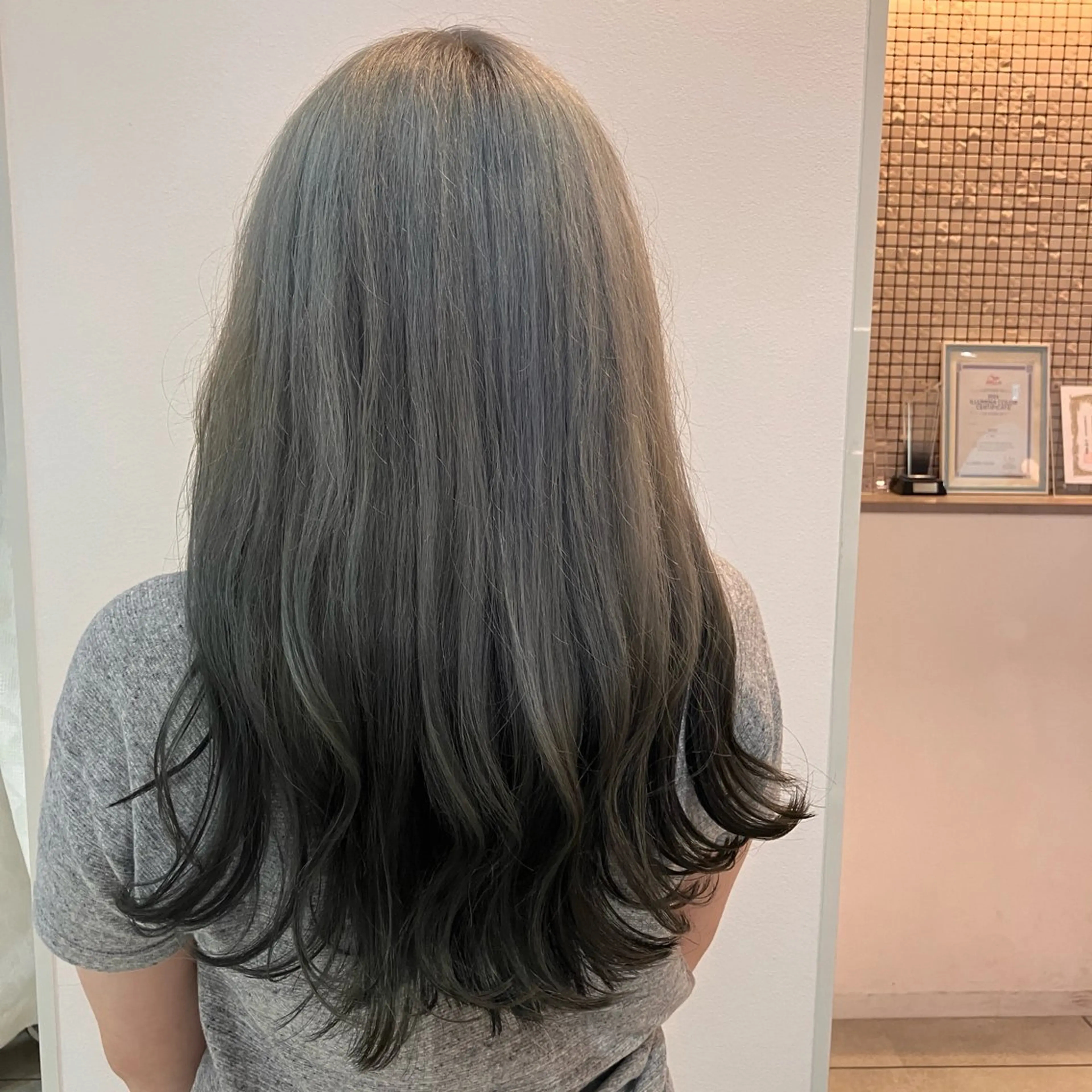 🦩ミニモ学割🦩ブリーチ+イルミナカラー(3時間〜)の写真