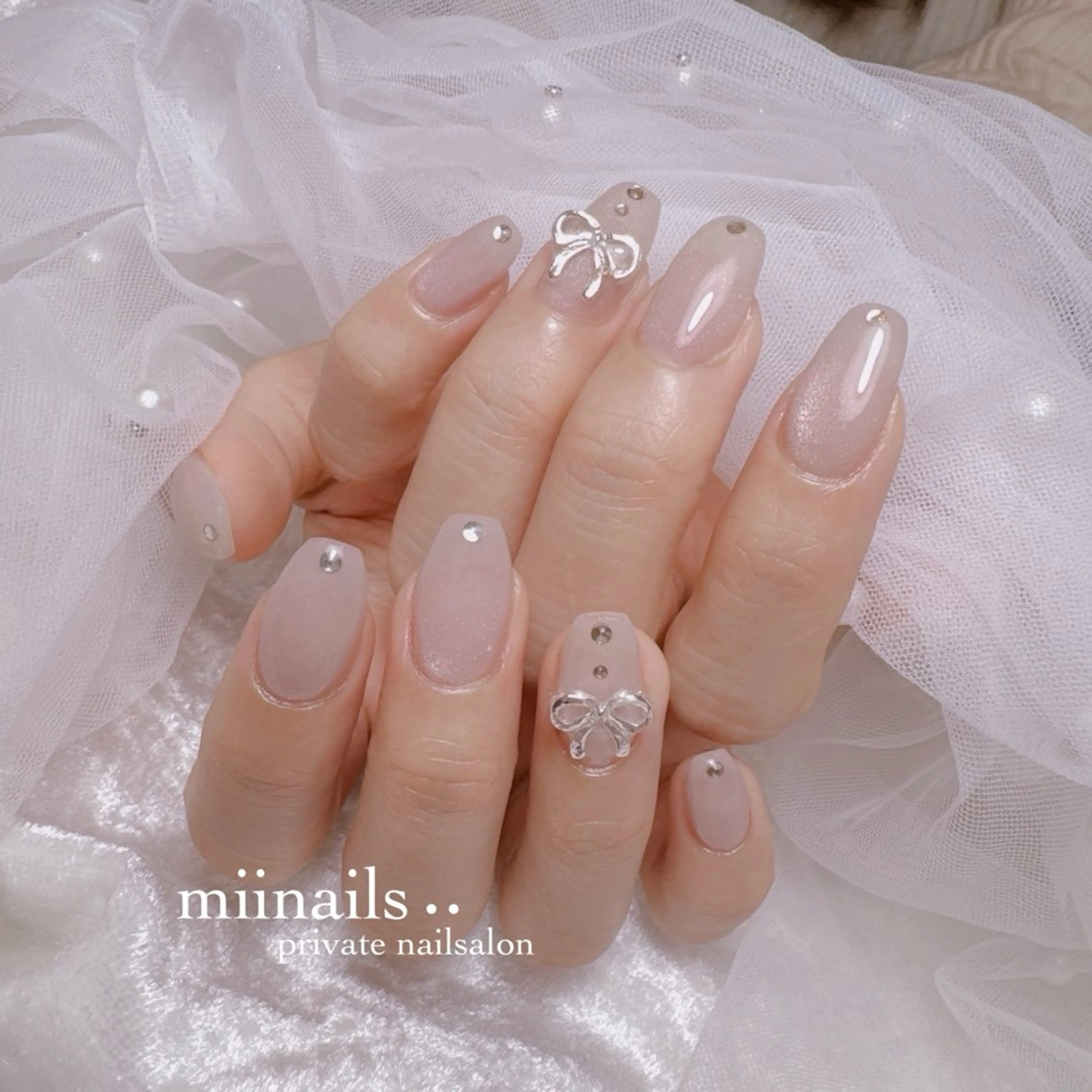 ネイル キラキラネイル 韓国ネイル ワンホンネイル ハンドネイル nailsalon miinailsのネイルデザイン
