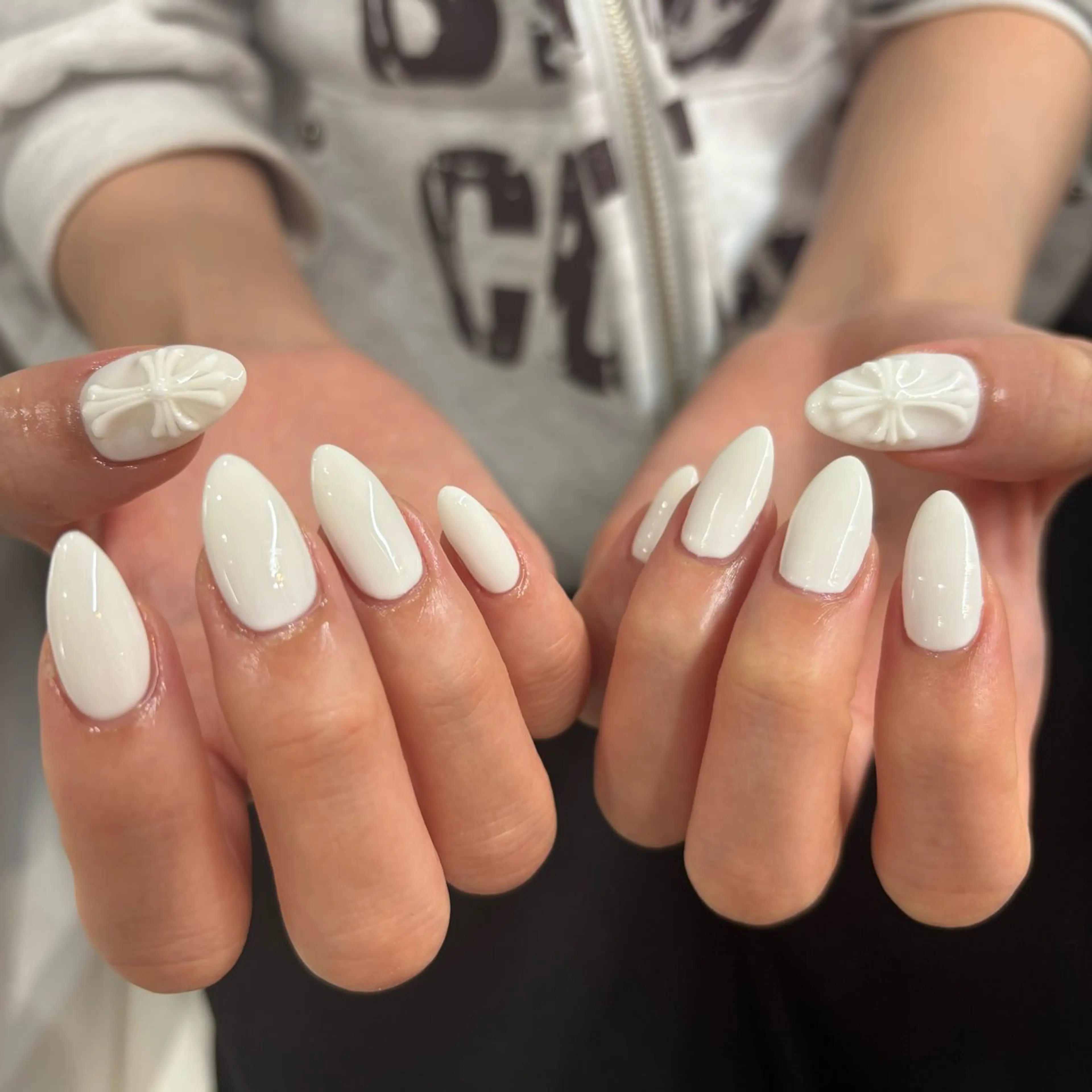 セミロング ハンドネイル Lesest akariのネイルデザイン