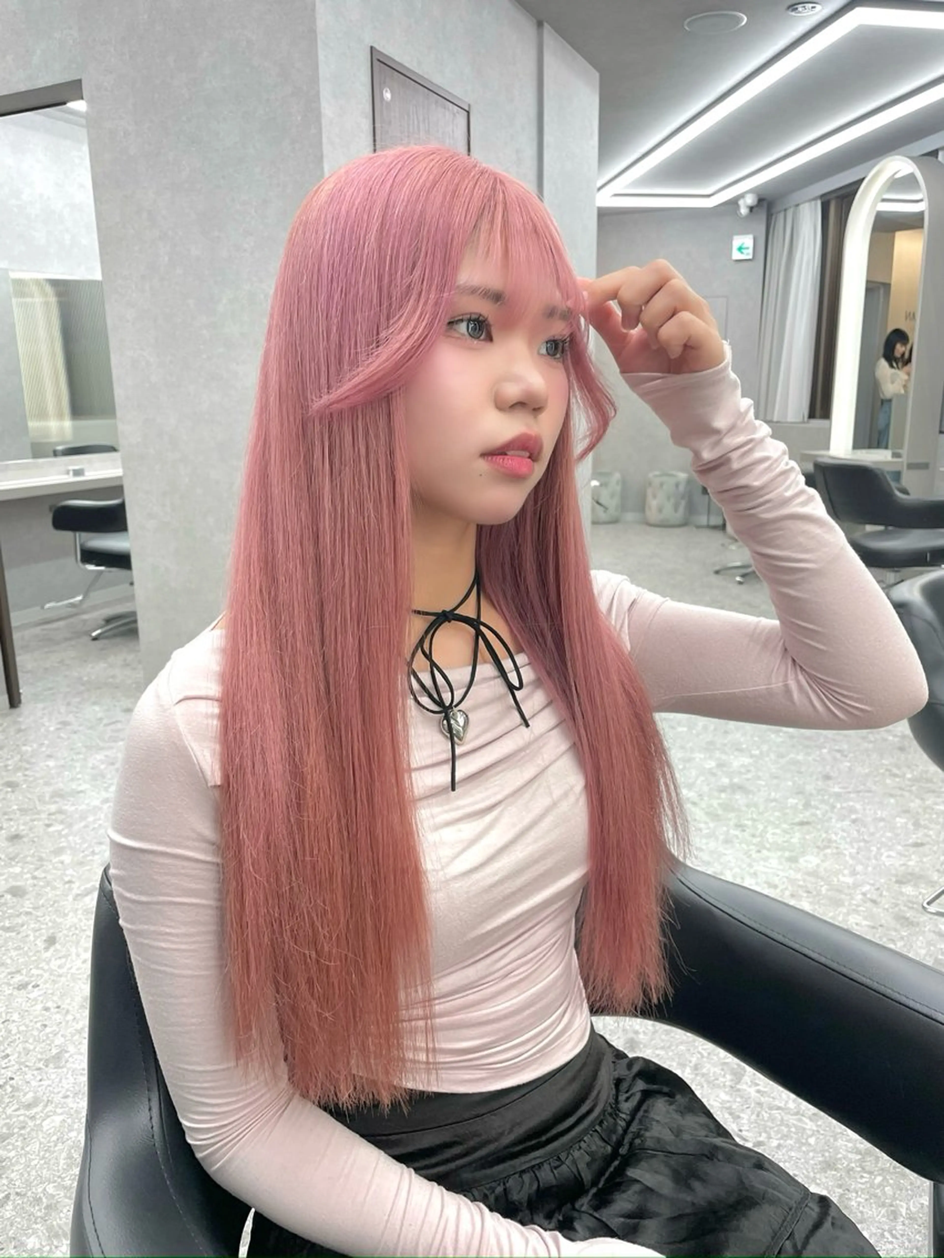 ロング カラー 透明感カラー カット ヘアカラー 香月 元希のヘアスタイル