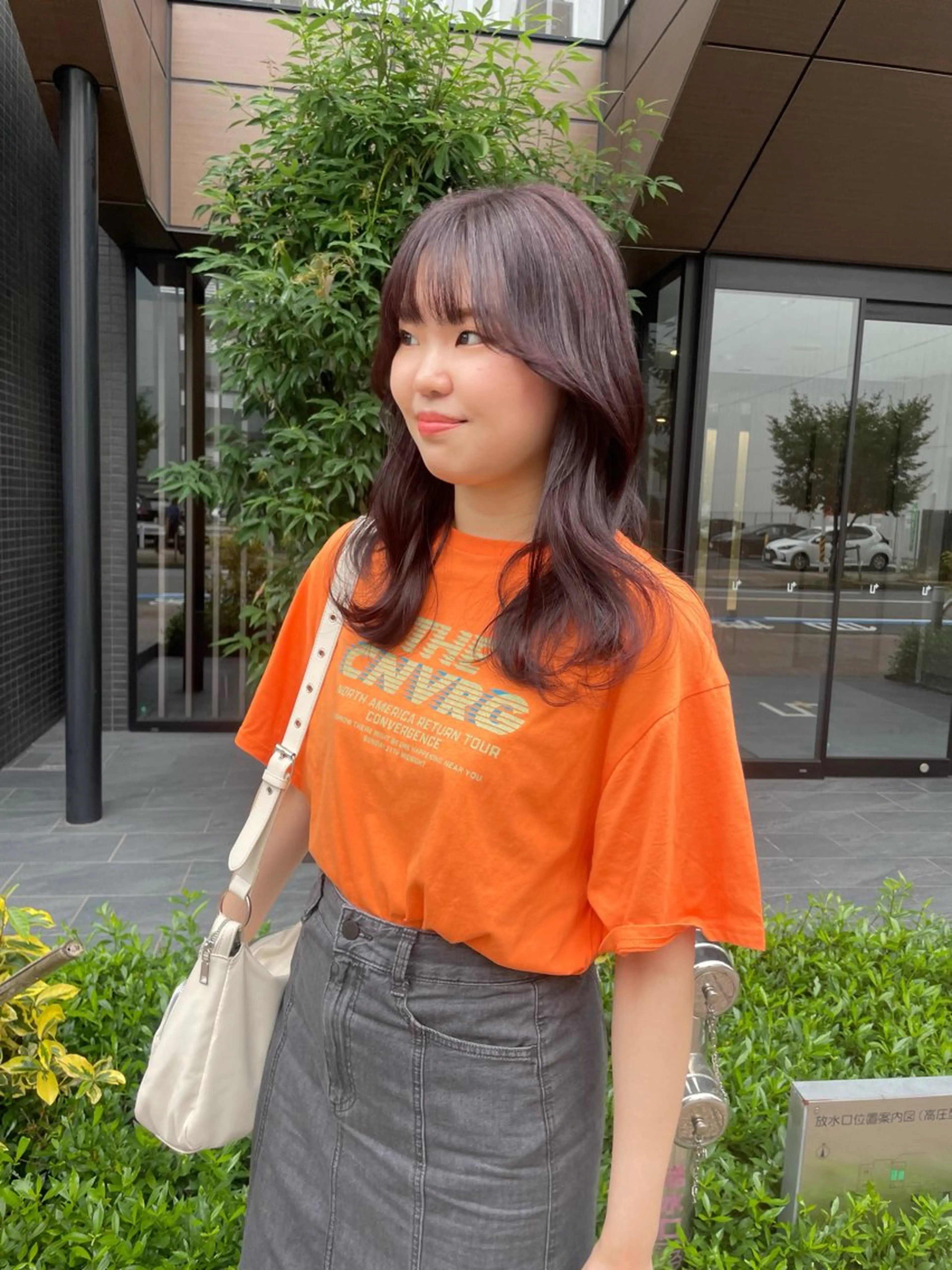 セミロング カラー ブリーチ ボルドーカラー ブリーチなしカラー ヘアカラー 久保田 千尋のヘアスタイル