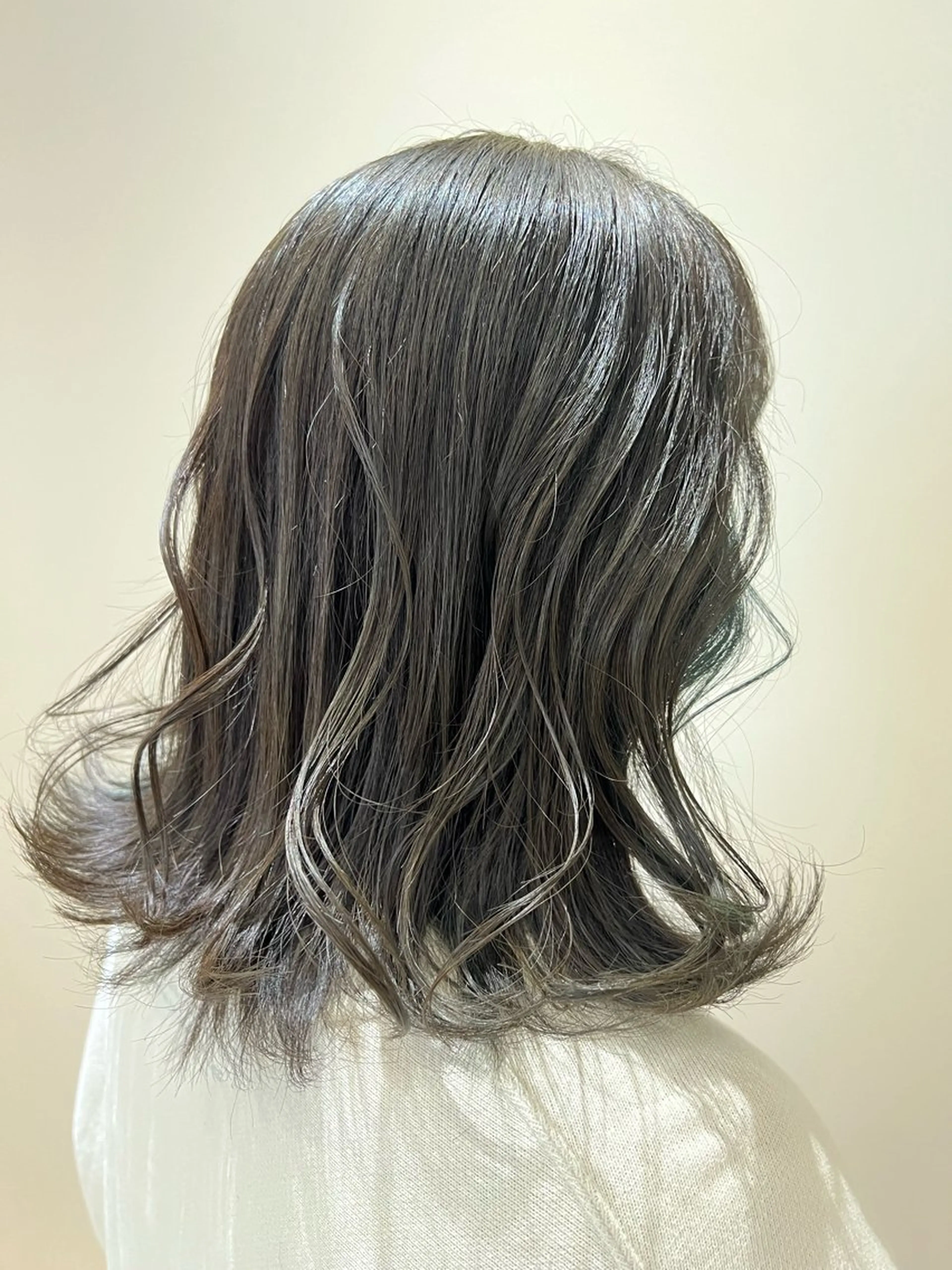 ミディアム カラー 🐶 Zina川崎 竹下 あい🐶のヘアスタイル