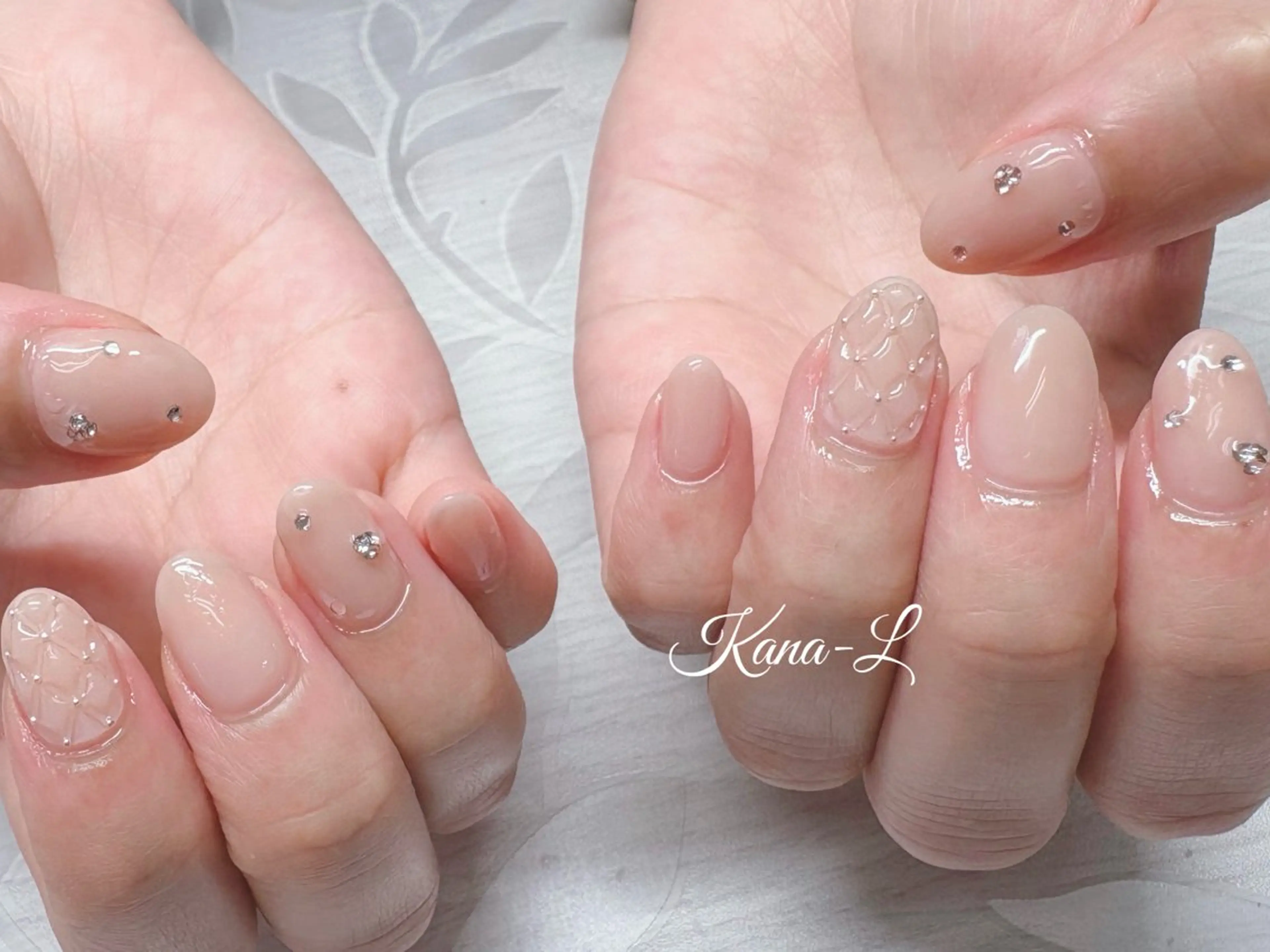 ネイル 芦辺 香奈のネイルデザイン