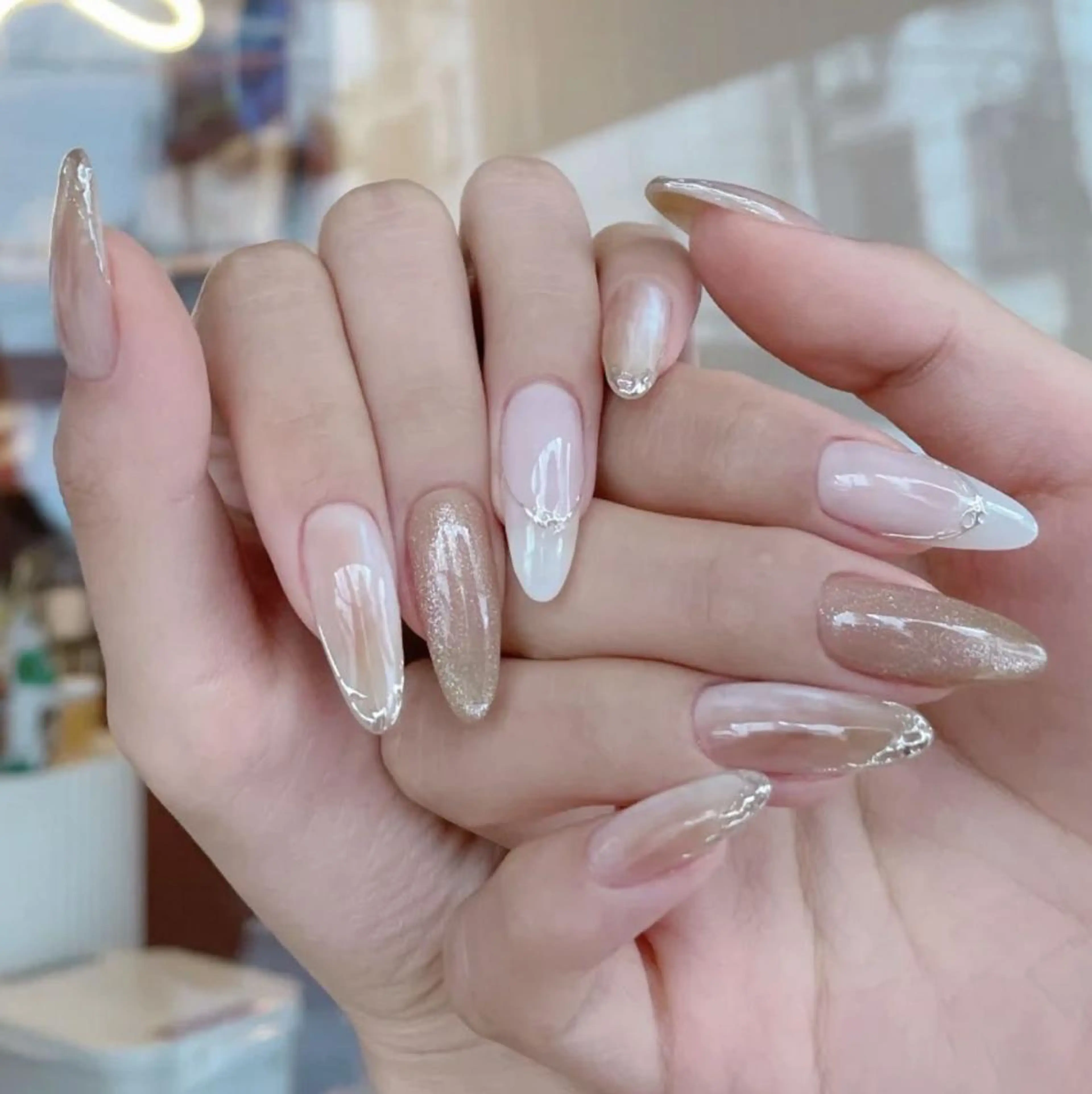 ネイル アートネイル 長さ出し ネイルチップ Queens ciciのネイルデザイン