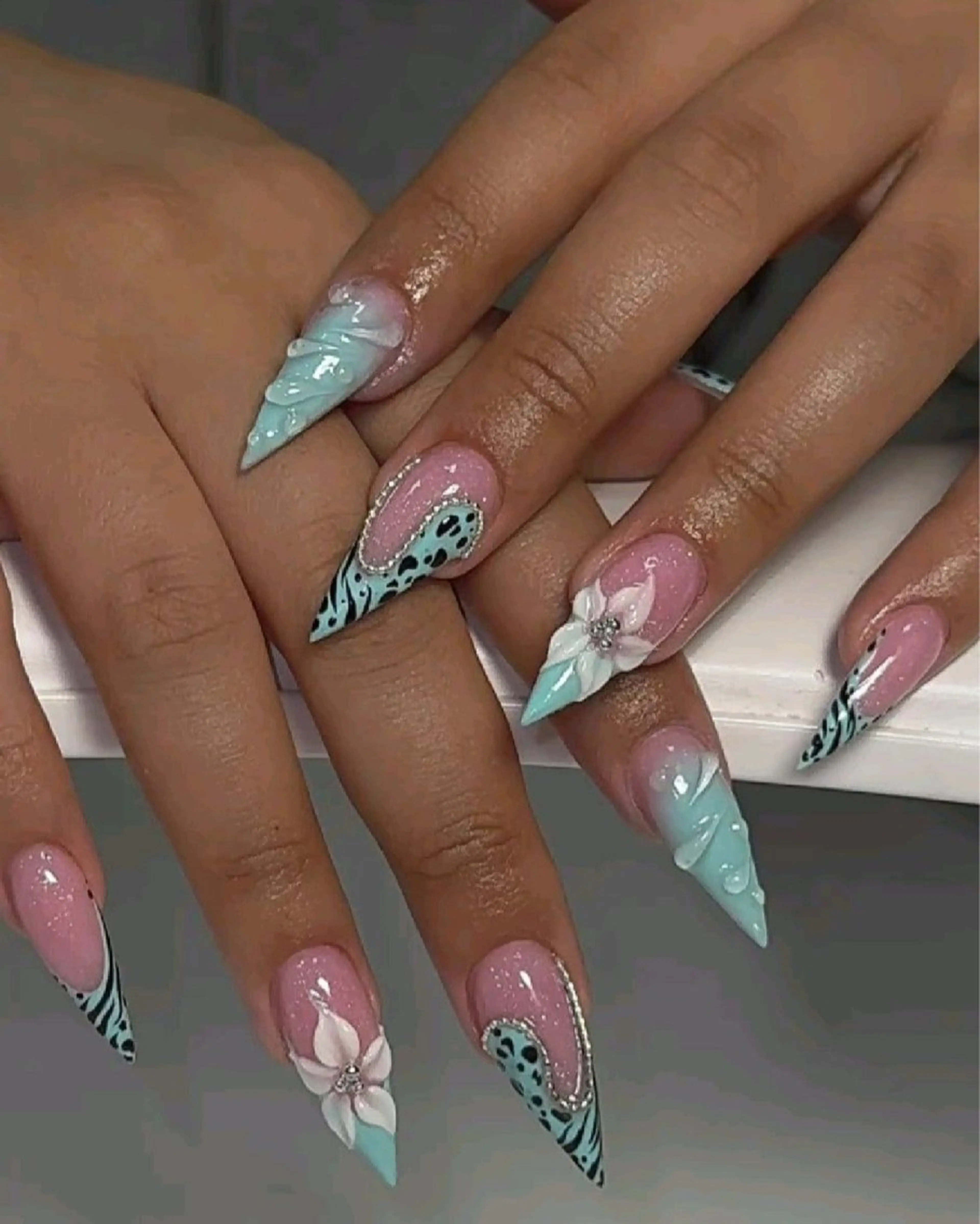ネイル アートネイル 長さ出し ジェルネイル マグネットネイル ニュアンスネイル ハンドネイル Cloudy Chan Nailのネイルデザイン