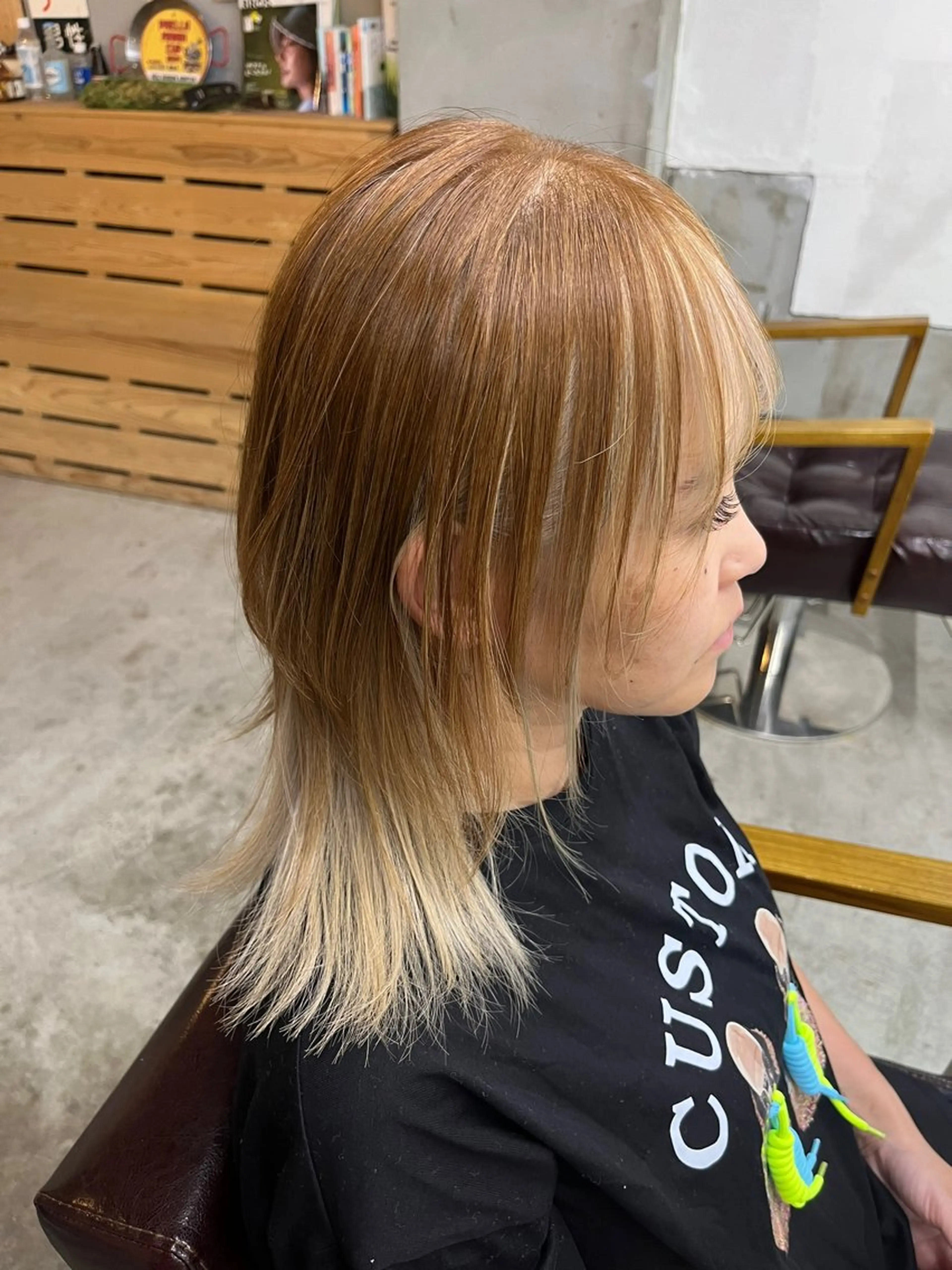 カラー 秋山 美奈のヘアスタイル