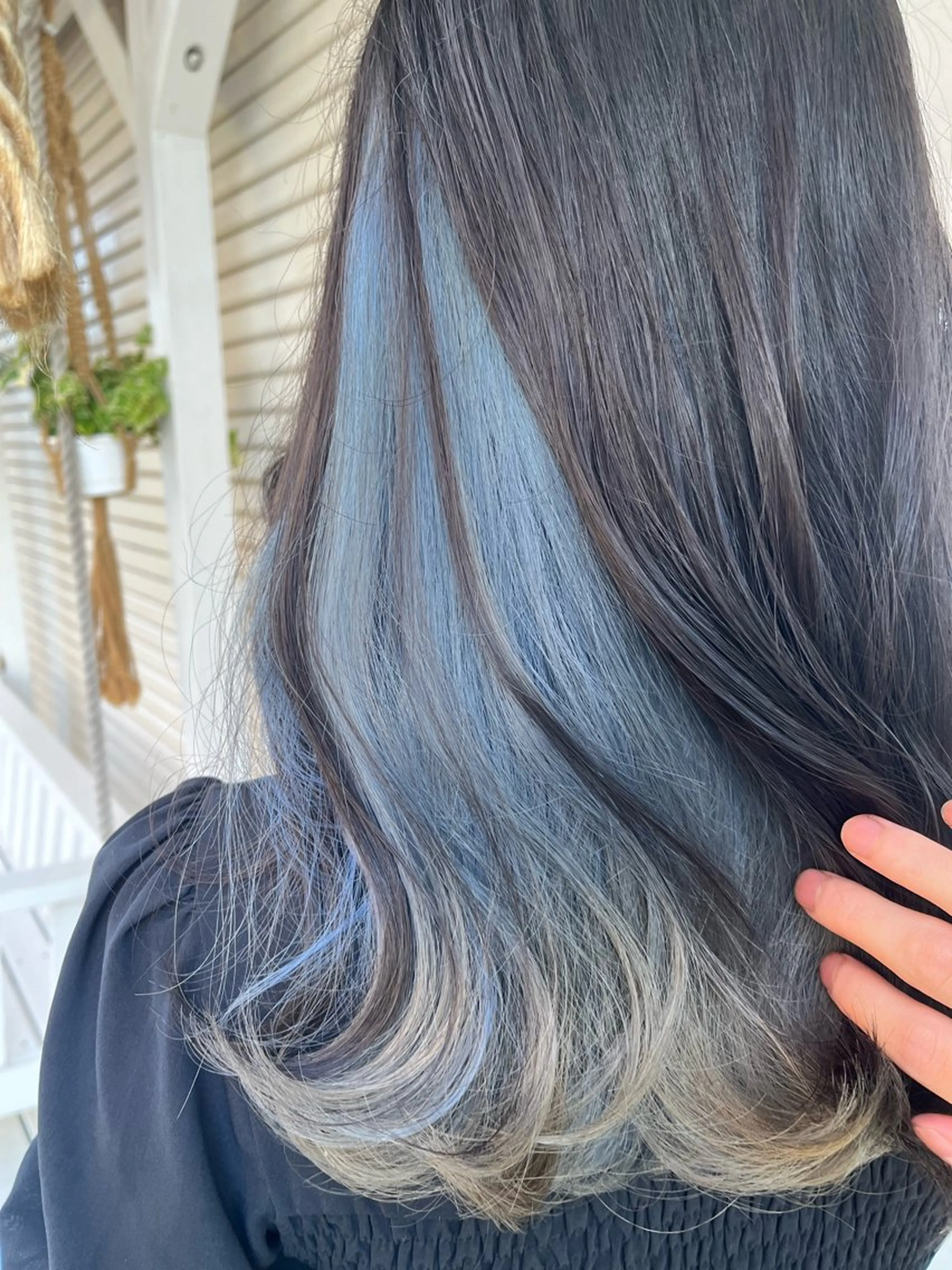 セミロング カラー ブルーカラー インナーカラー カット ヘアカラー トリートメント 髪質改善/ハイトーン カラー/久保田彰のヘアスタイル