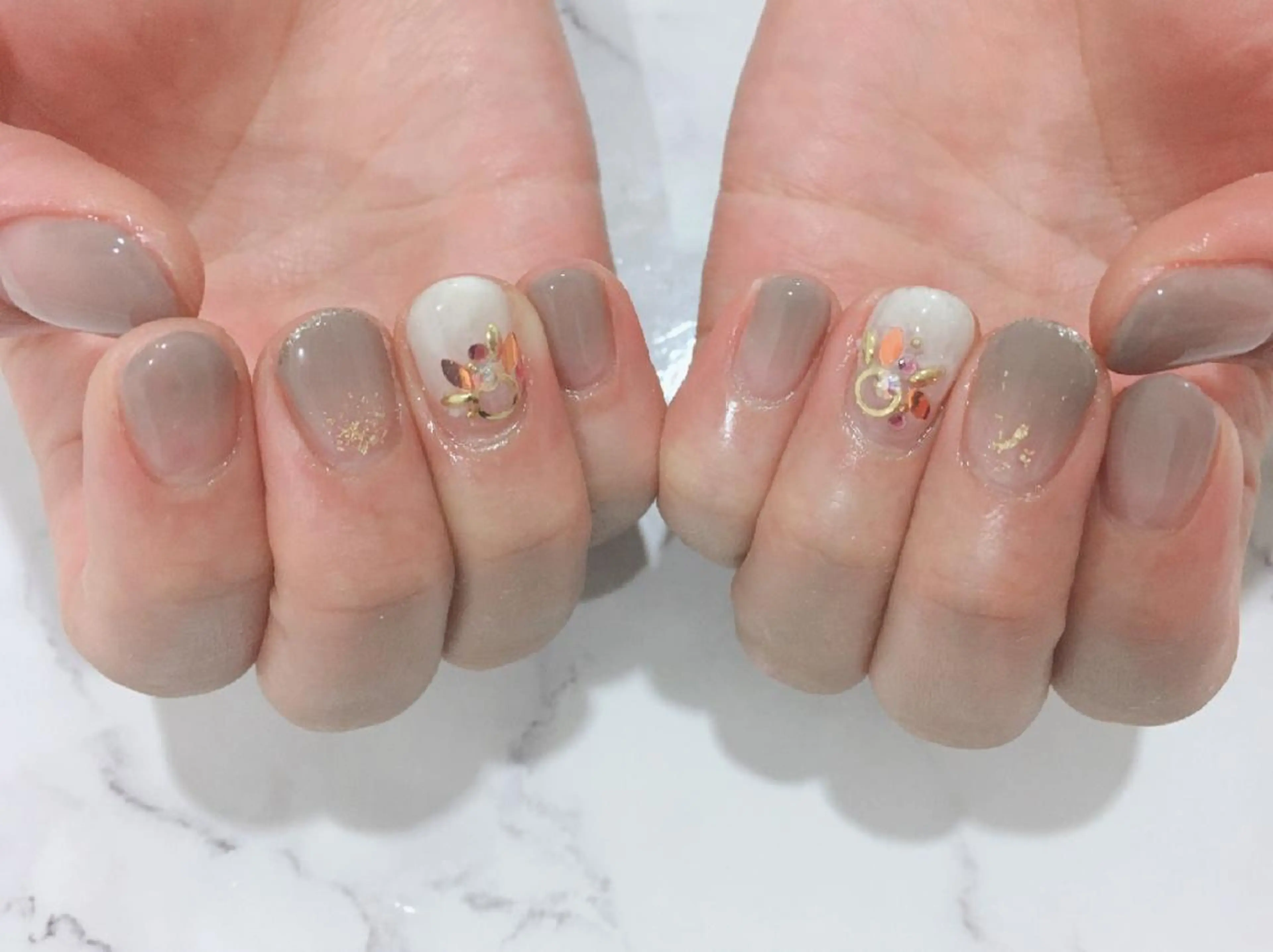 ネイル アートネイル 長さ出し フラワーネイル フットネイル ジェルネイル ネイル＆フラワーサロン〜Ri✦hiro〜鳥栖店所属・HIRATA RIEのネイルデザイン