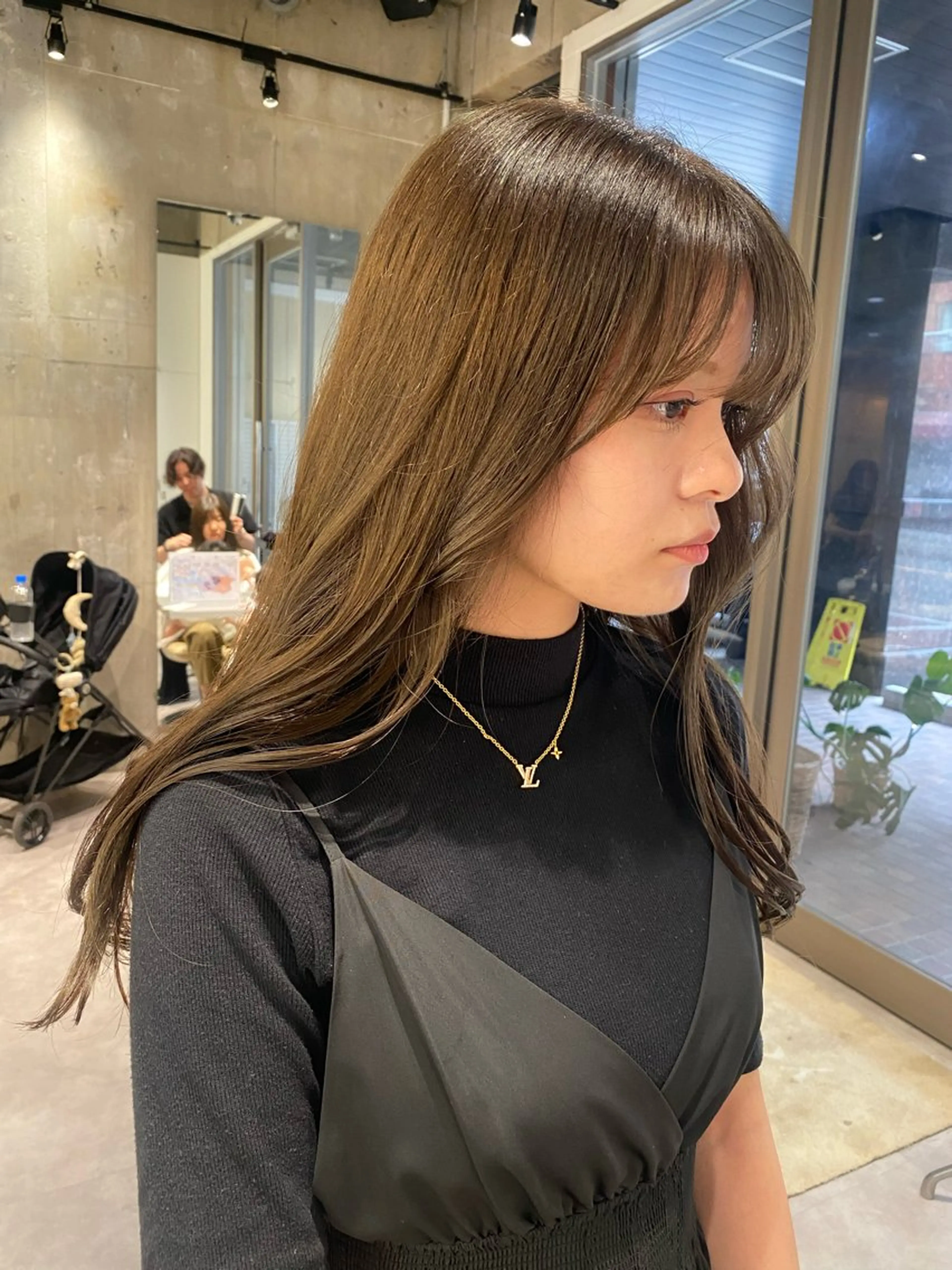 ロング カラー ベージュカラー 透明感カラー オリーブベージュ ヘアカラー mina🪐立川駅/ 無料ショートカットのヘアスタイル