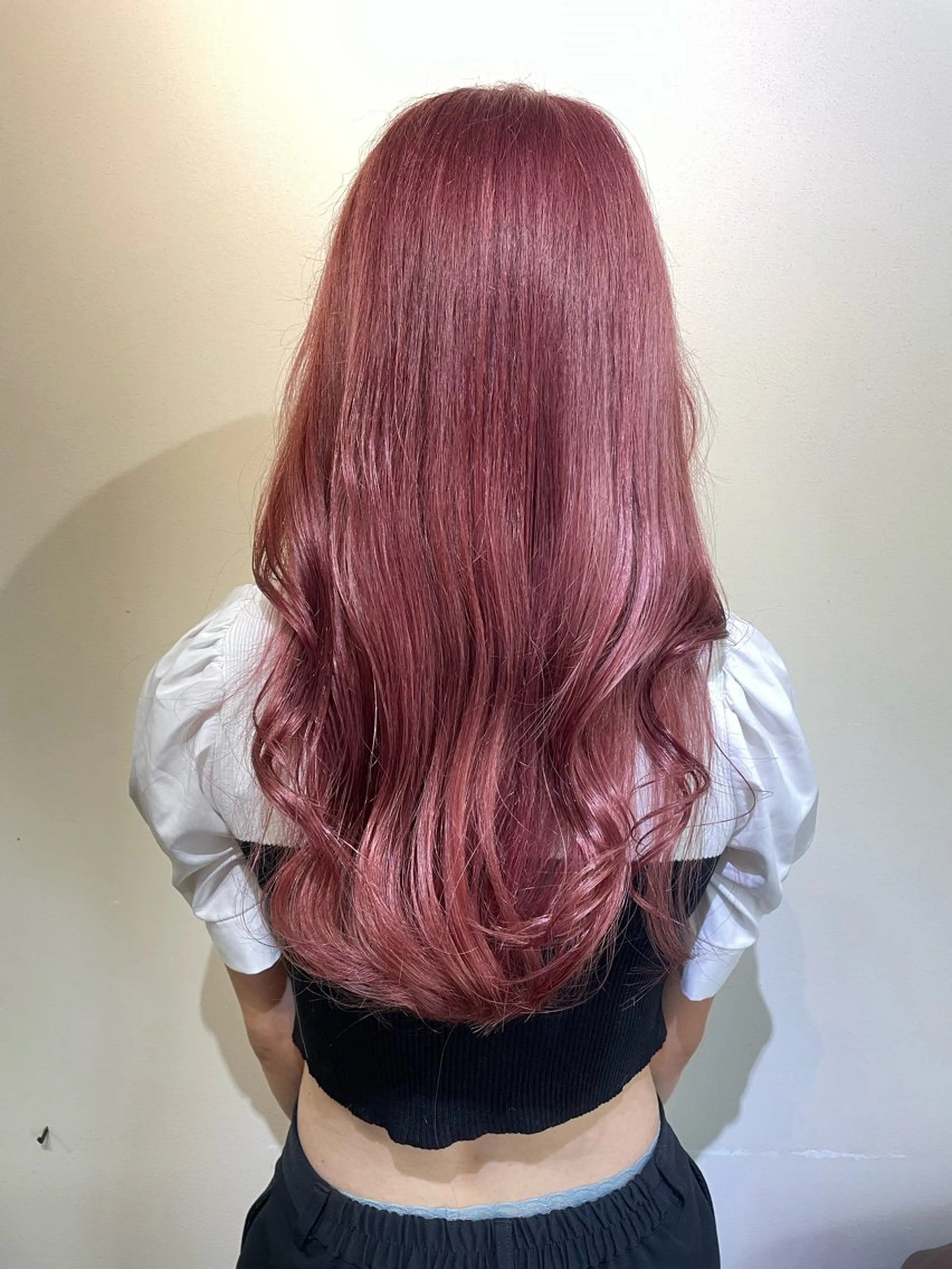 セミロング カラー ブリーチ 透明感カラー ラベンダーカラー ラベンダーピンク ピンクカラー メンズパーマ✨️村越 雄斗のヘアスタイル