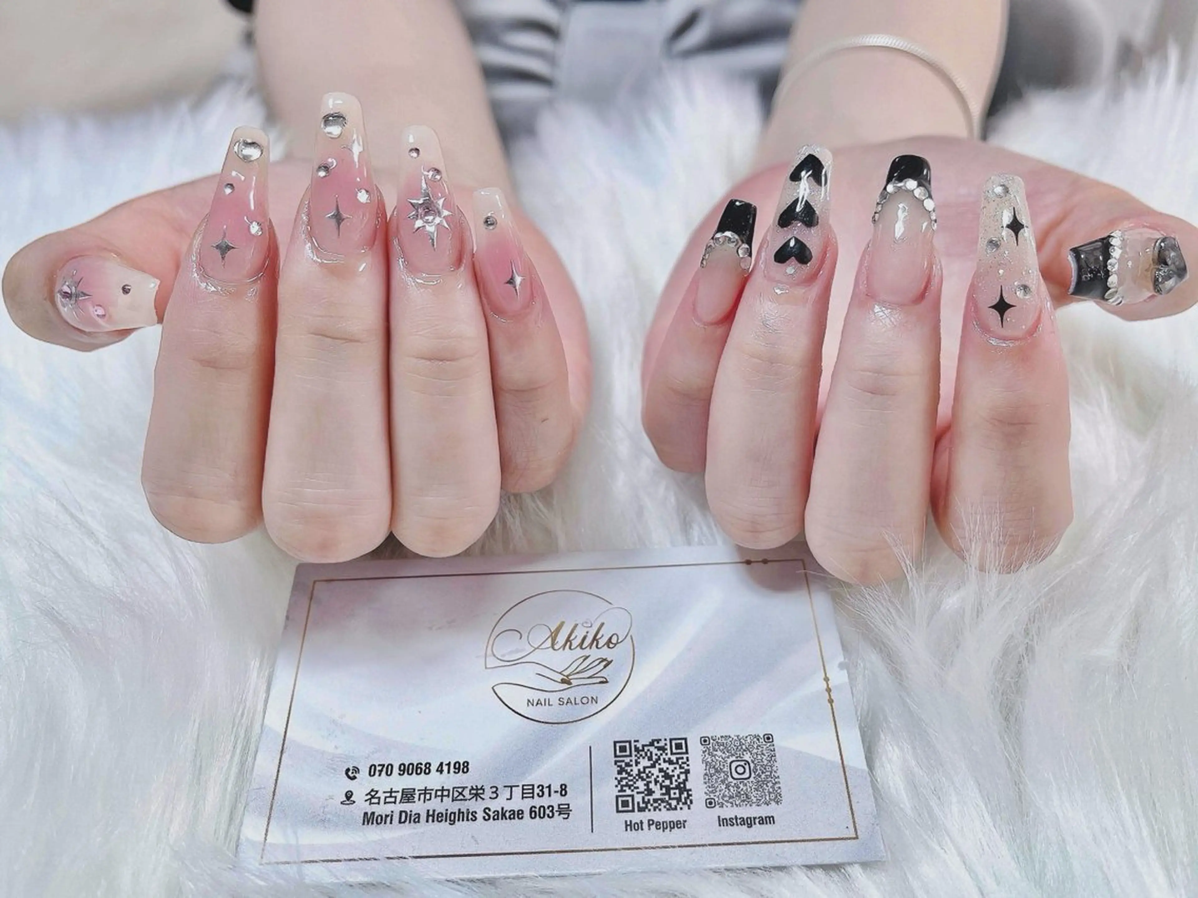 ネイル フットネイル ジェルネイル 韓国ネイル マグネットネイル 持ち込み ハンドネイル AKIKO ネイルサロンのネイルデザイン