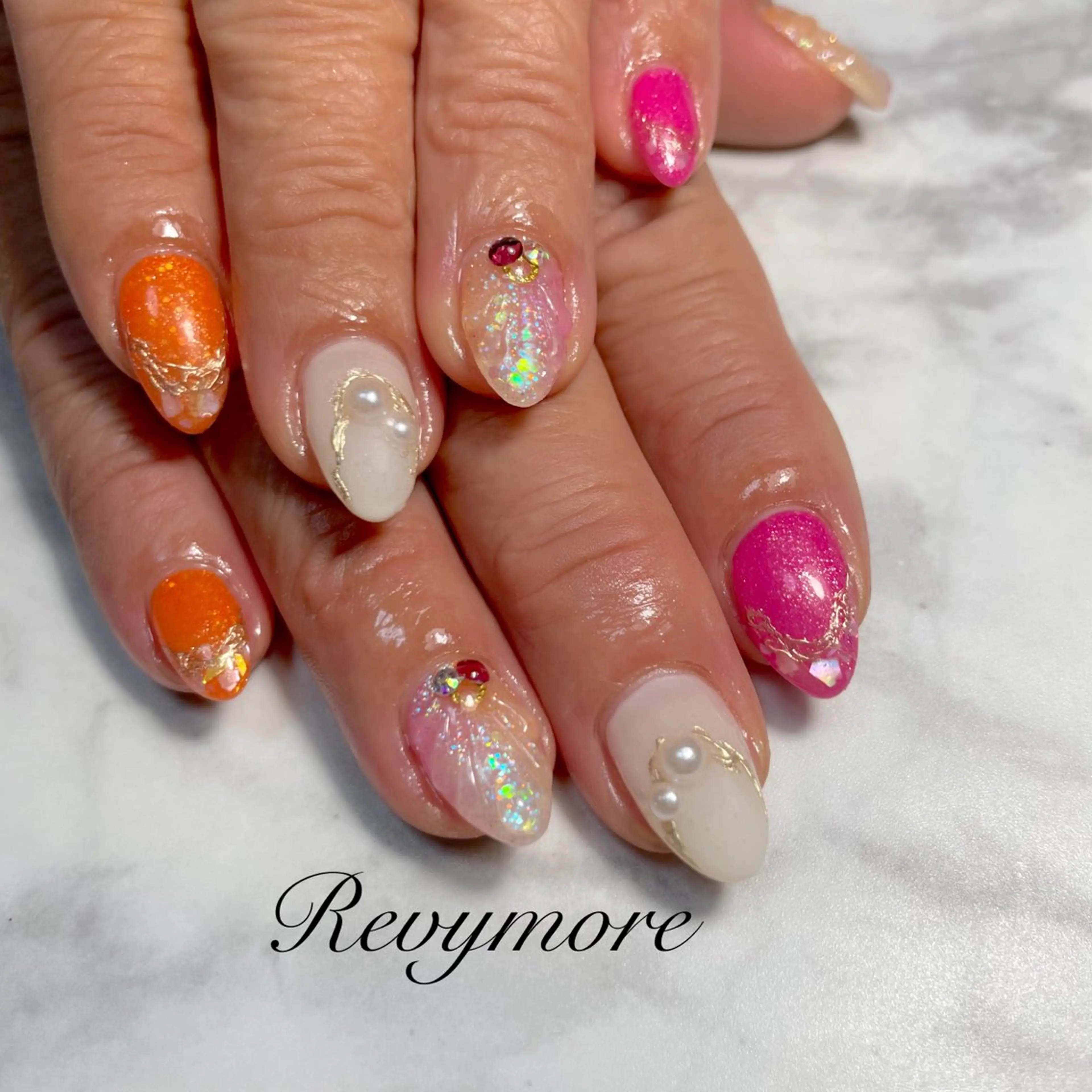 ネイル ジェルネイル ニュアンスネイル オフィスネイル シンプルネイル 夏ネイル nail salon Revymoreのネイルデザイン