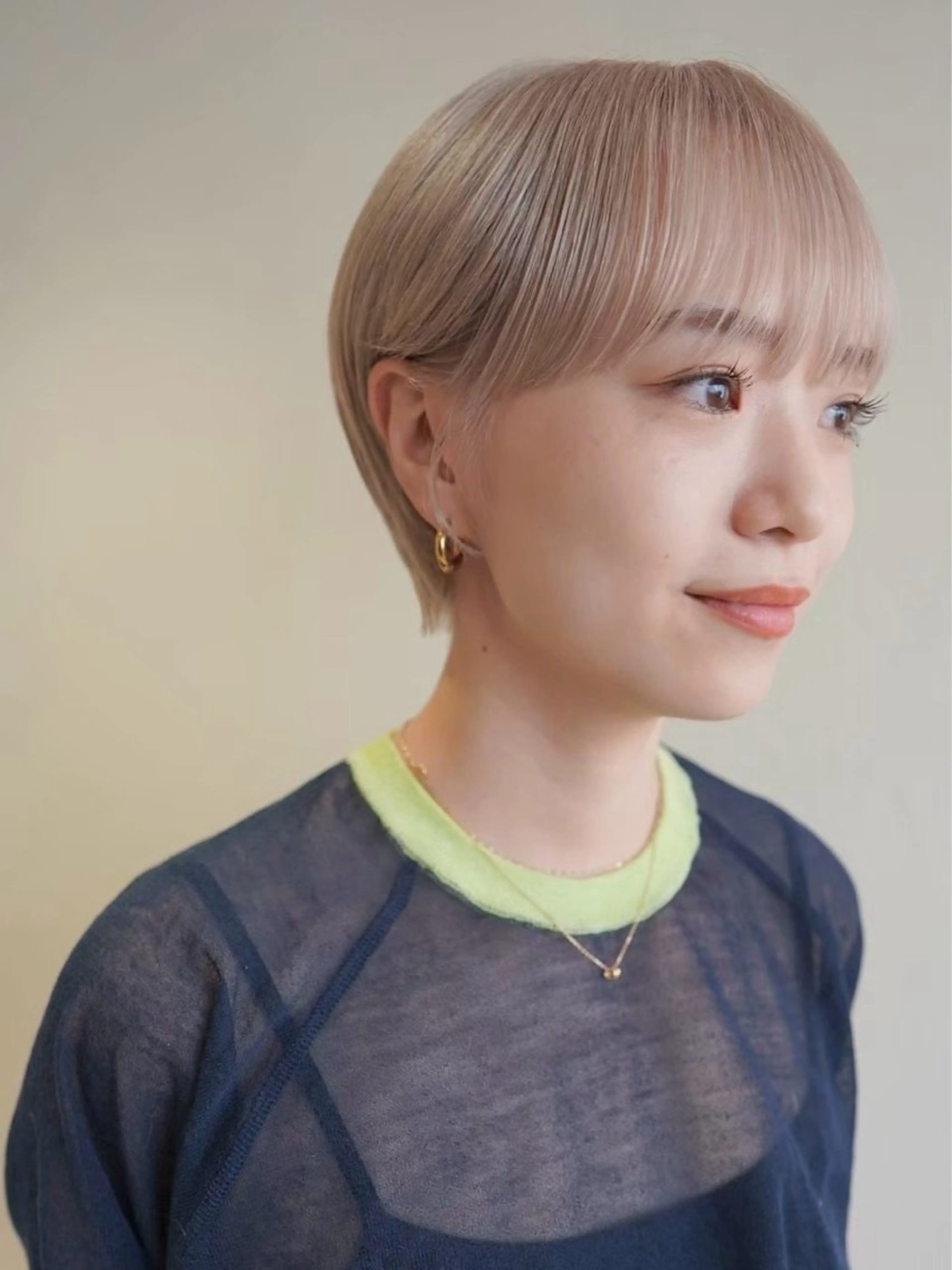 ショート カラー アッシュ ベージュカラー ブリーチ ブロンド ブラウンカラー カット ヘアカラー トリートメント ブリーチ　ハイトーン 特化🌈フジタハルキのヘアスタイル