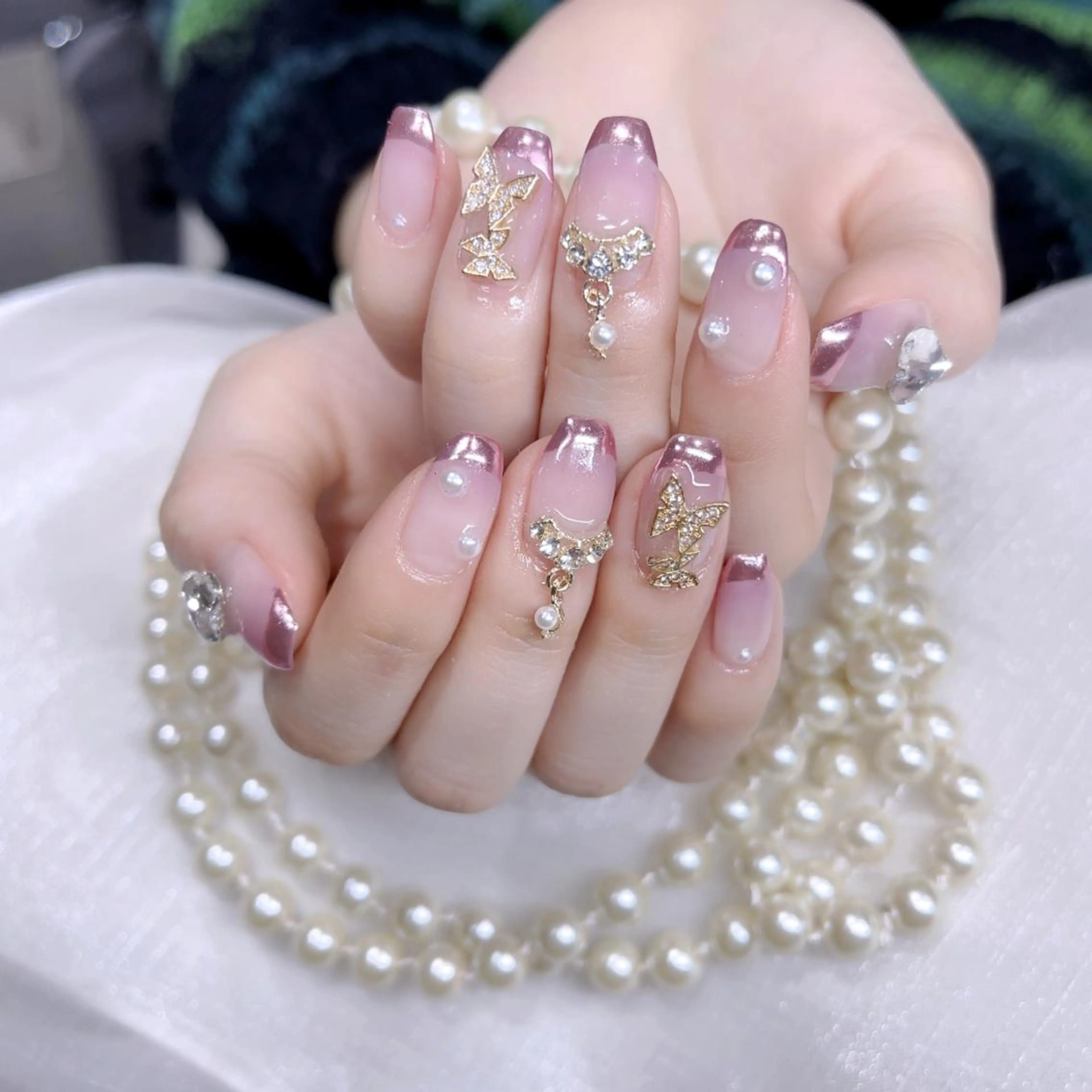 ネイル ハンドネイル Queens ciciのネイルデザイン