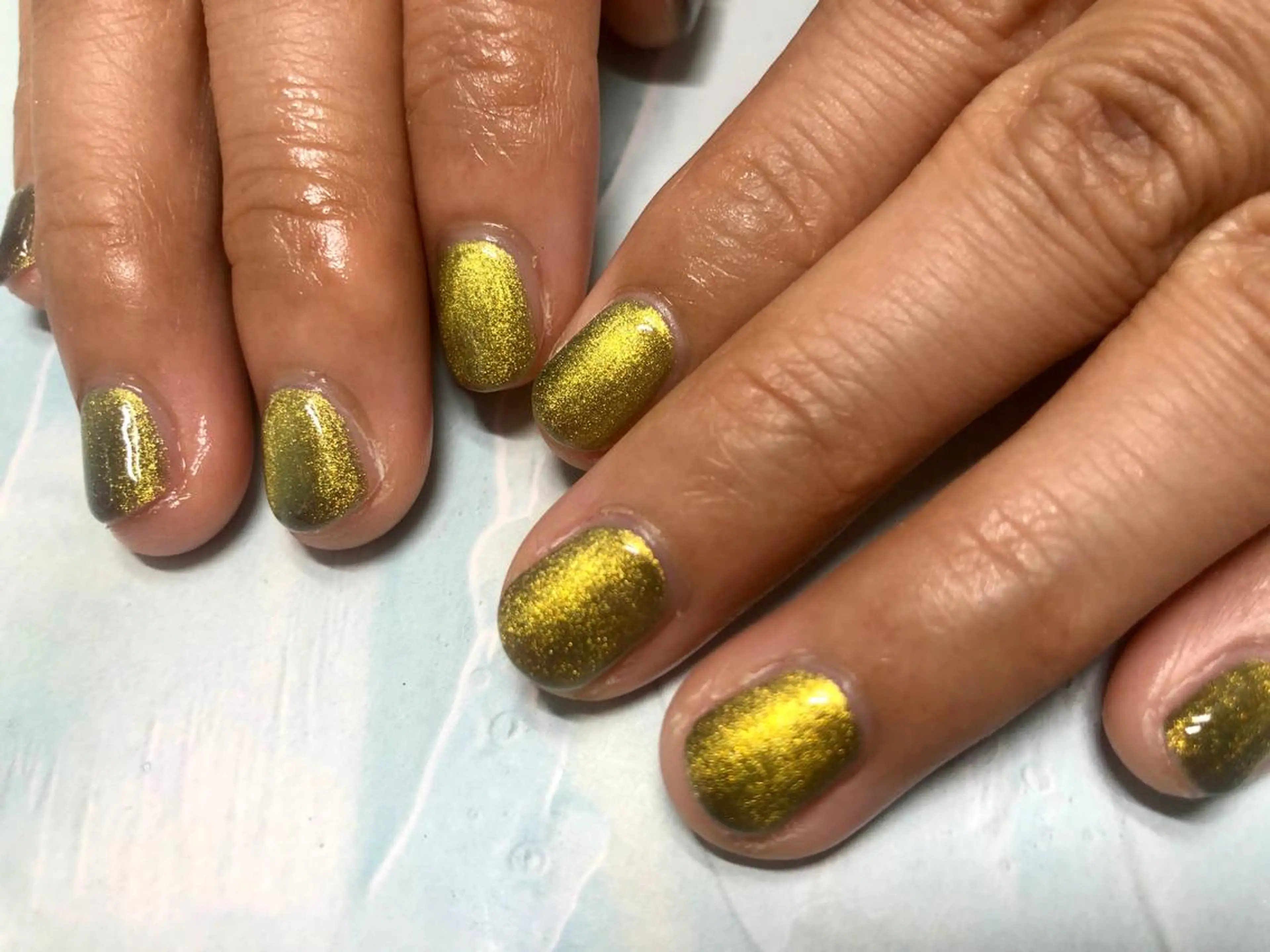 ネイル ゴールド マグネットネイル ハンドネイル mogunail &blowのネイルデザイン