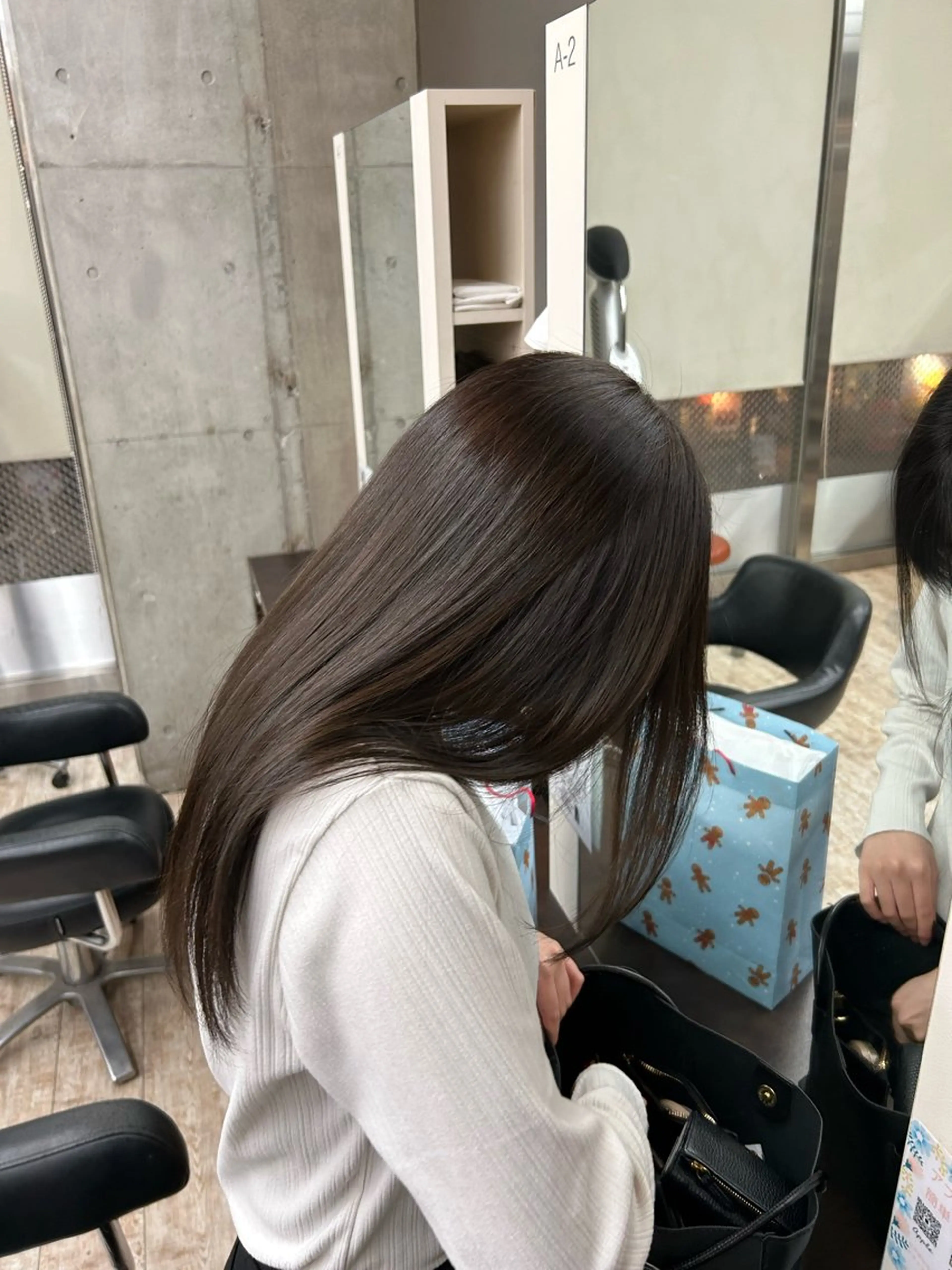 ロング カラー グレージュ ヘアカラー 桜井晶/ Blossom大山店のヘアスタイル