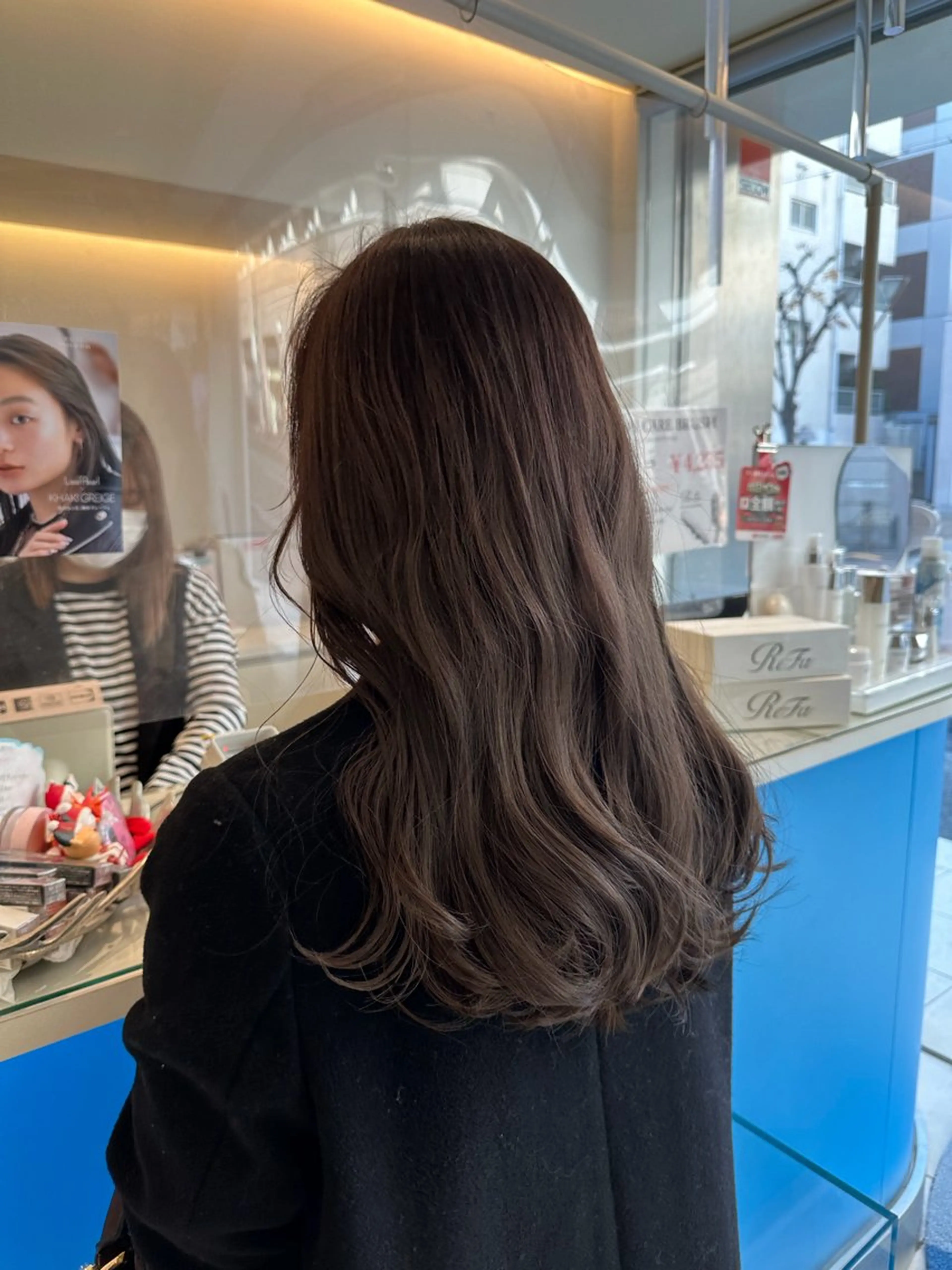 ロング カラー 海希/ブリーチ透明カ ラー/レイヤーカットのヘアスタイル