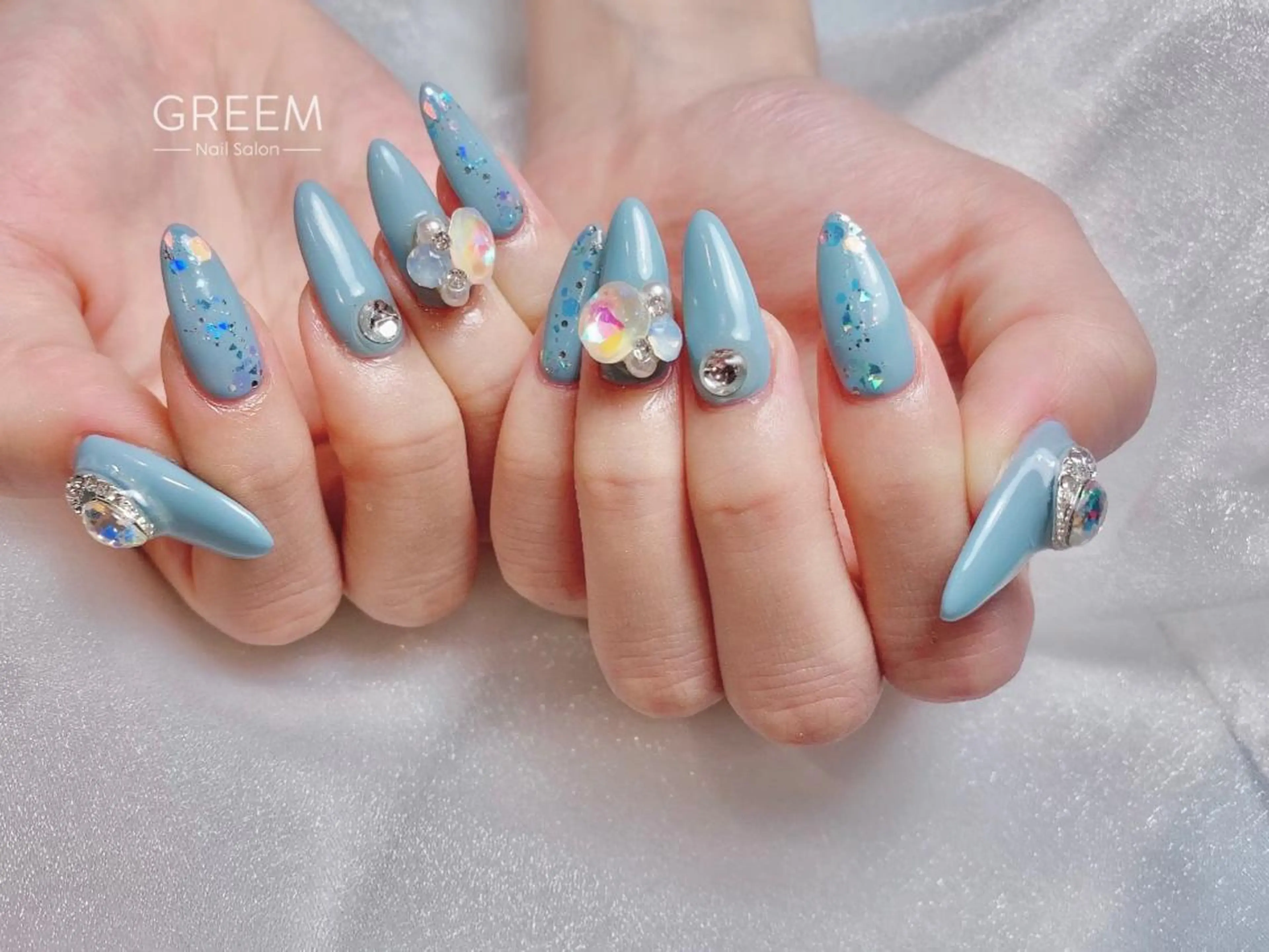 ネイル オーロラネイル ブルー ストーンネイル 夏ネイル GREEM グリームのネイルデザイン
