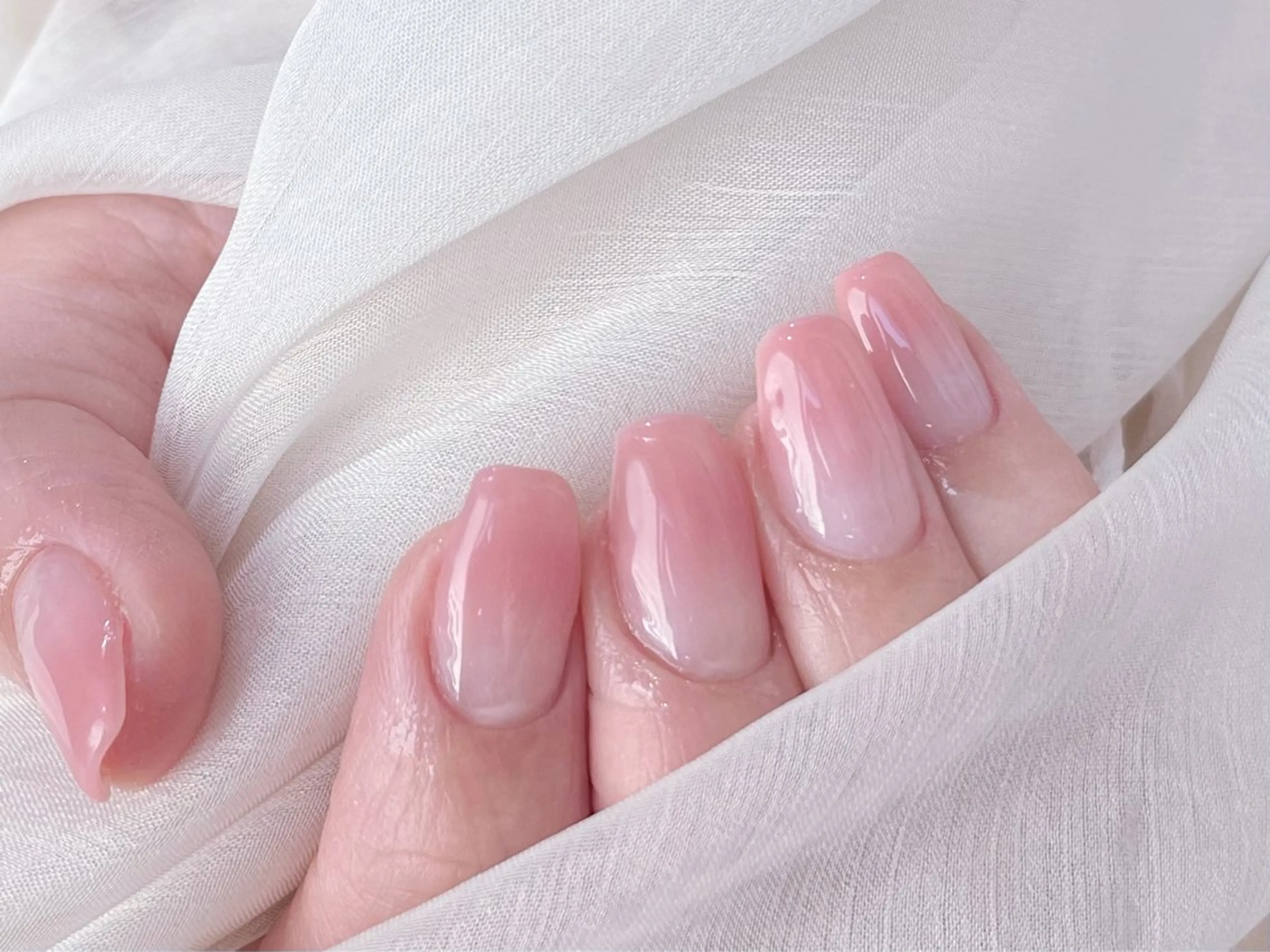 ネイル クリアネイル グラデーション Nail R🌷 AKARI恵比寿のネイルデザイン