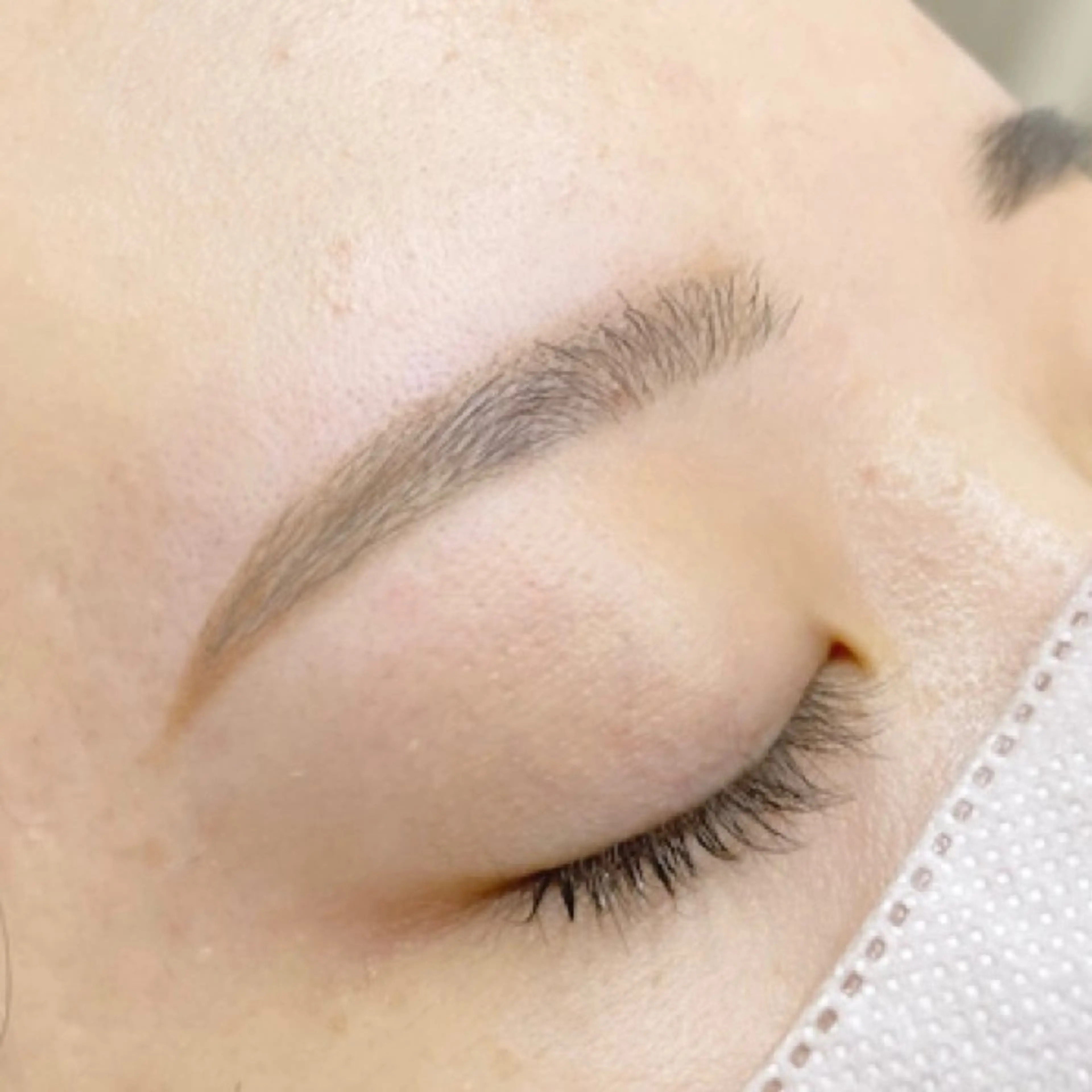 アイブロウ 眉毛ワックス脱毛 FURU HATAのマツエク・マツパデザイン